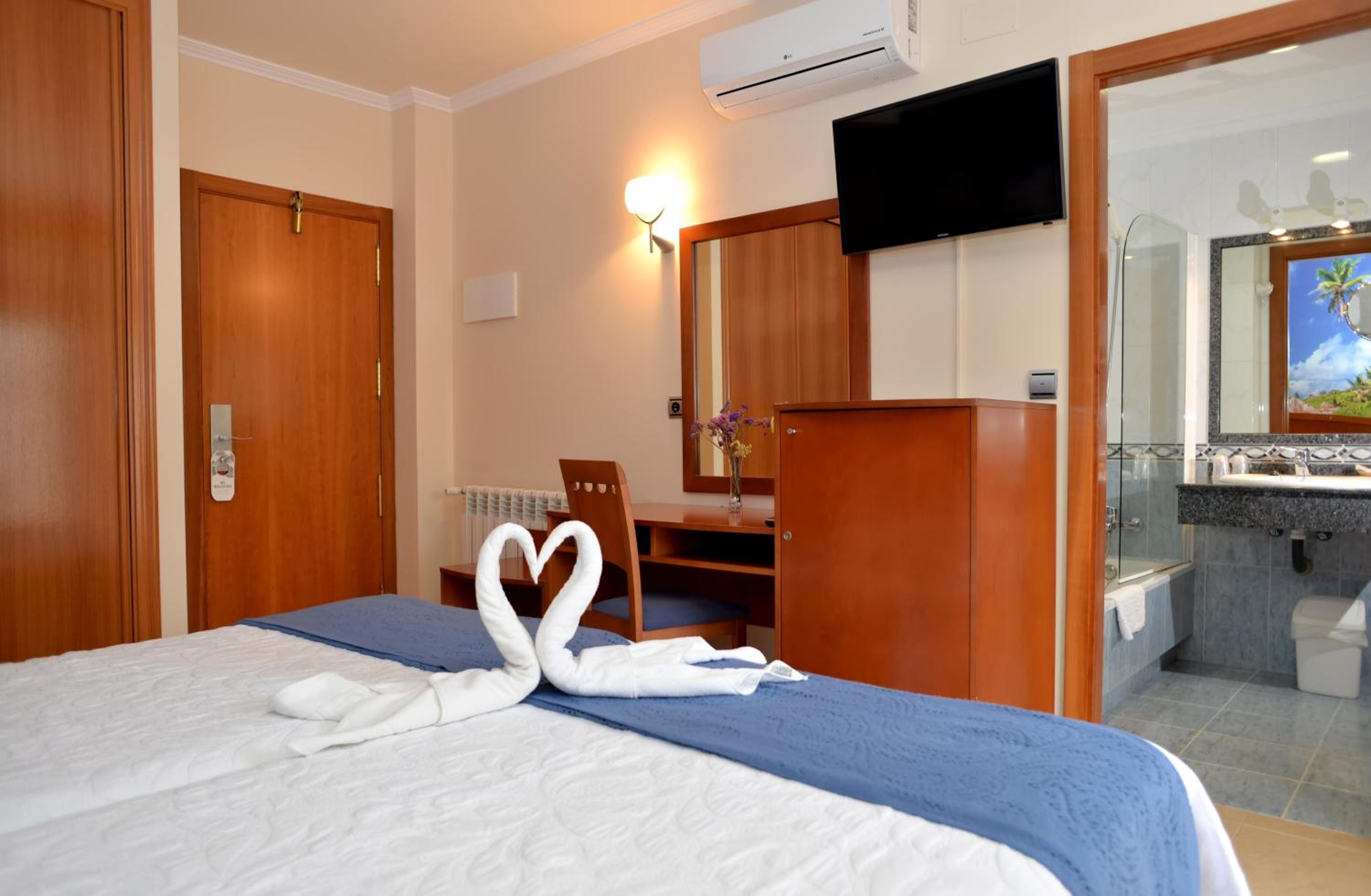 Double Room with Patio photo 2