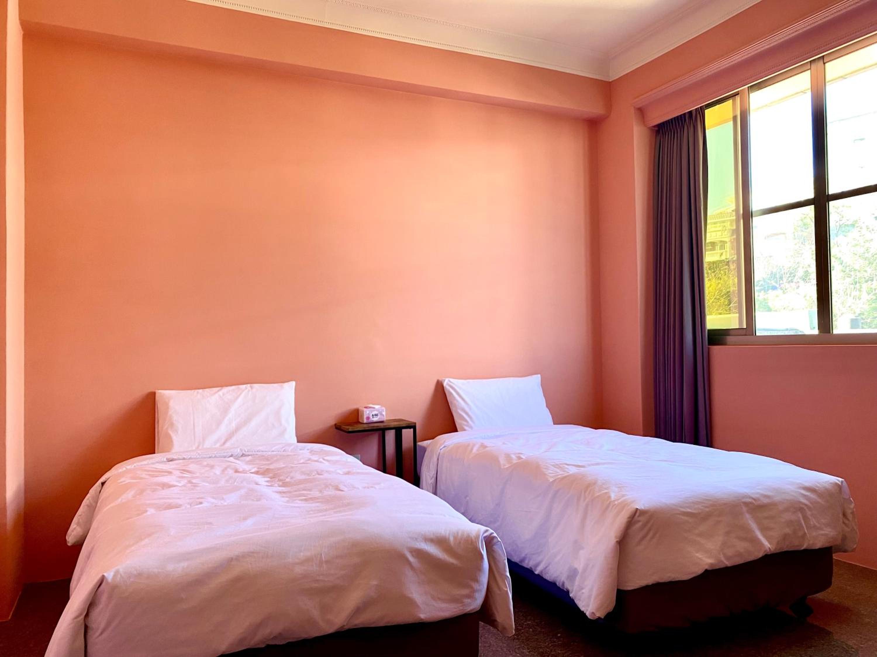 Standard Twin Room With Shared Bathroom photo 2
