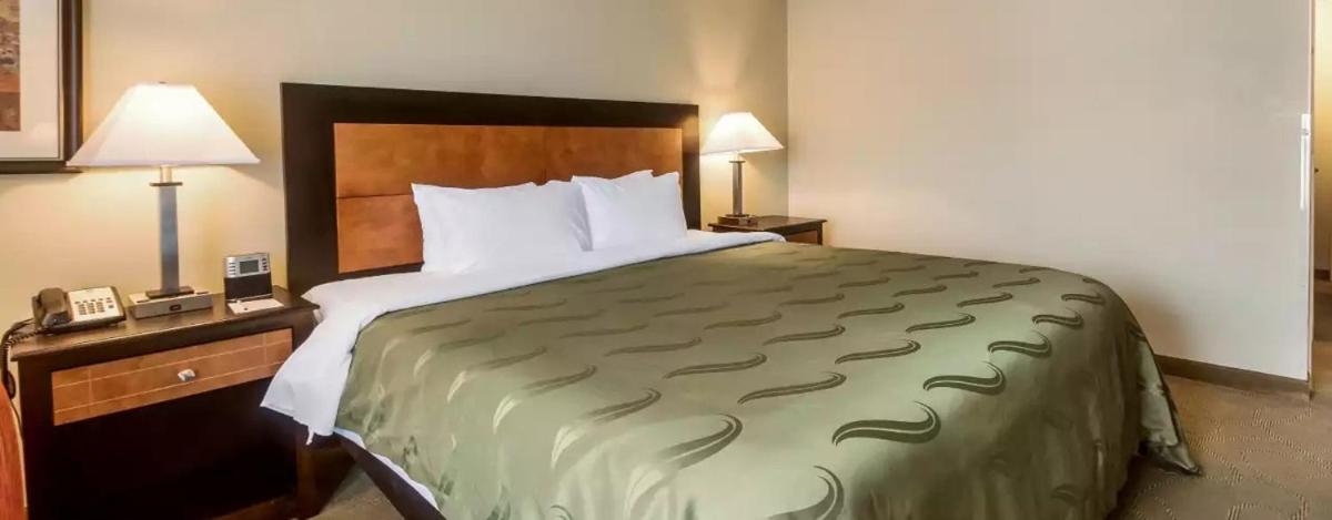 King Room - Accessible/Non-Smoking photo 2