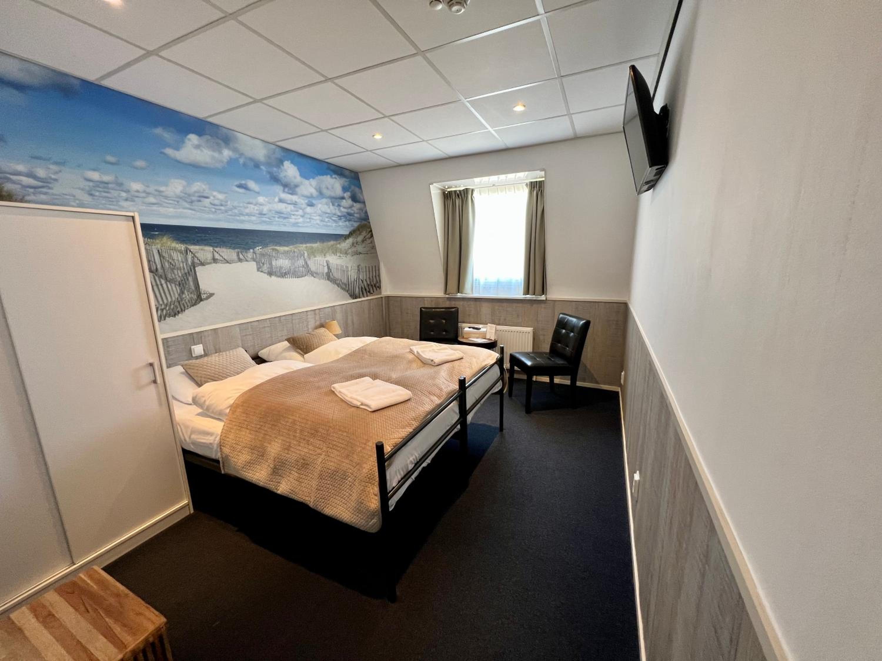 Small Double Room photo 1
