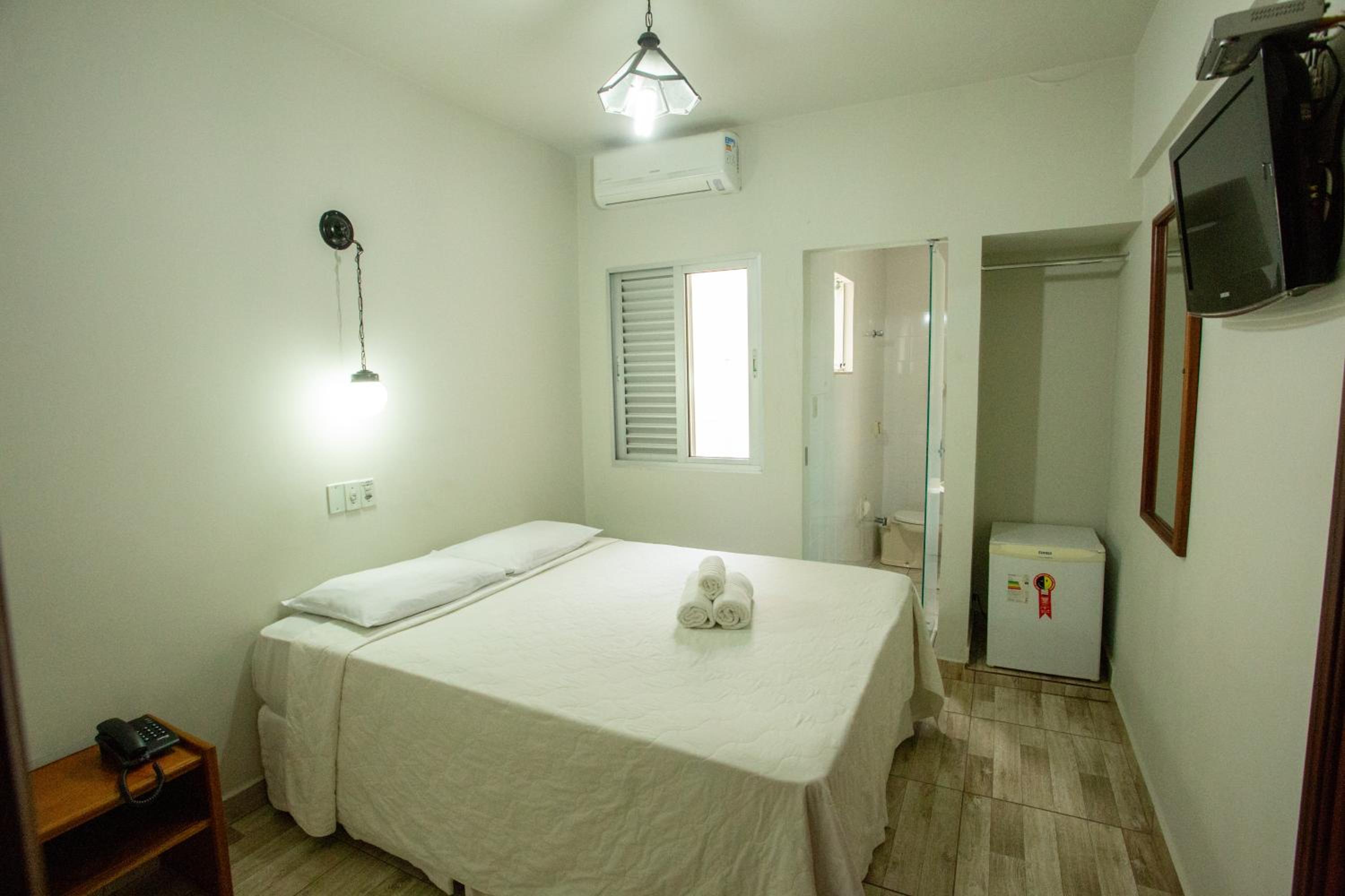 Standard Double or Twin Room - Photo 1
