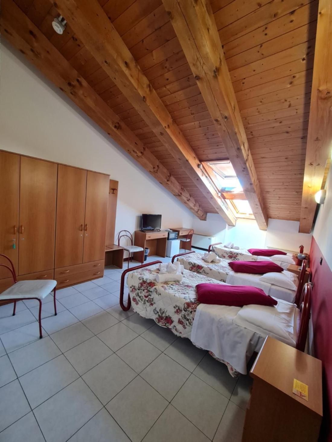 Triple Room with Private Bathroom