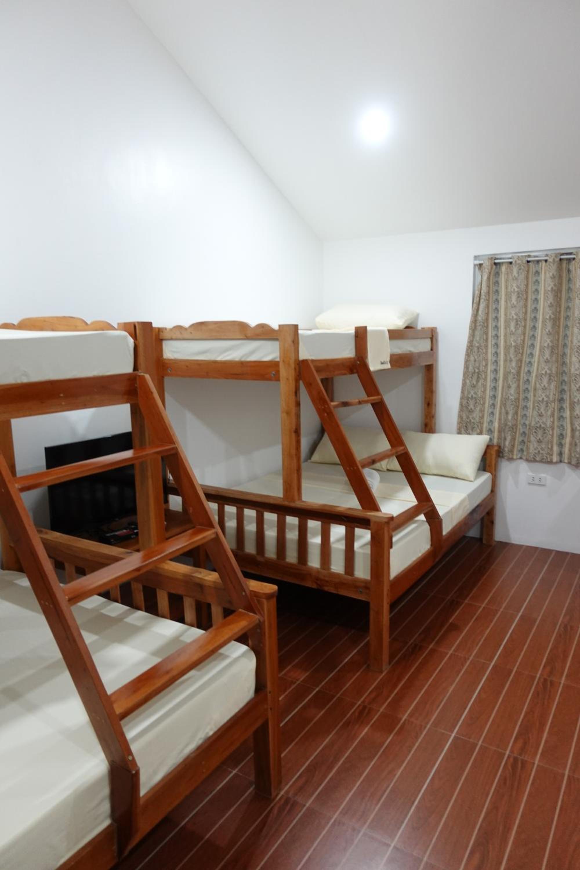 Mixed Dormitory Room