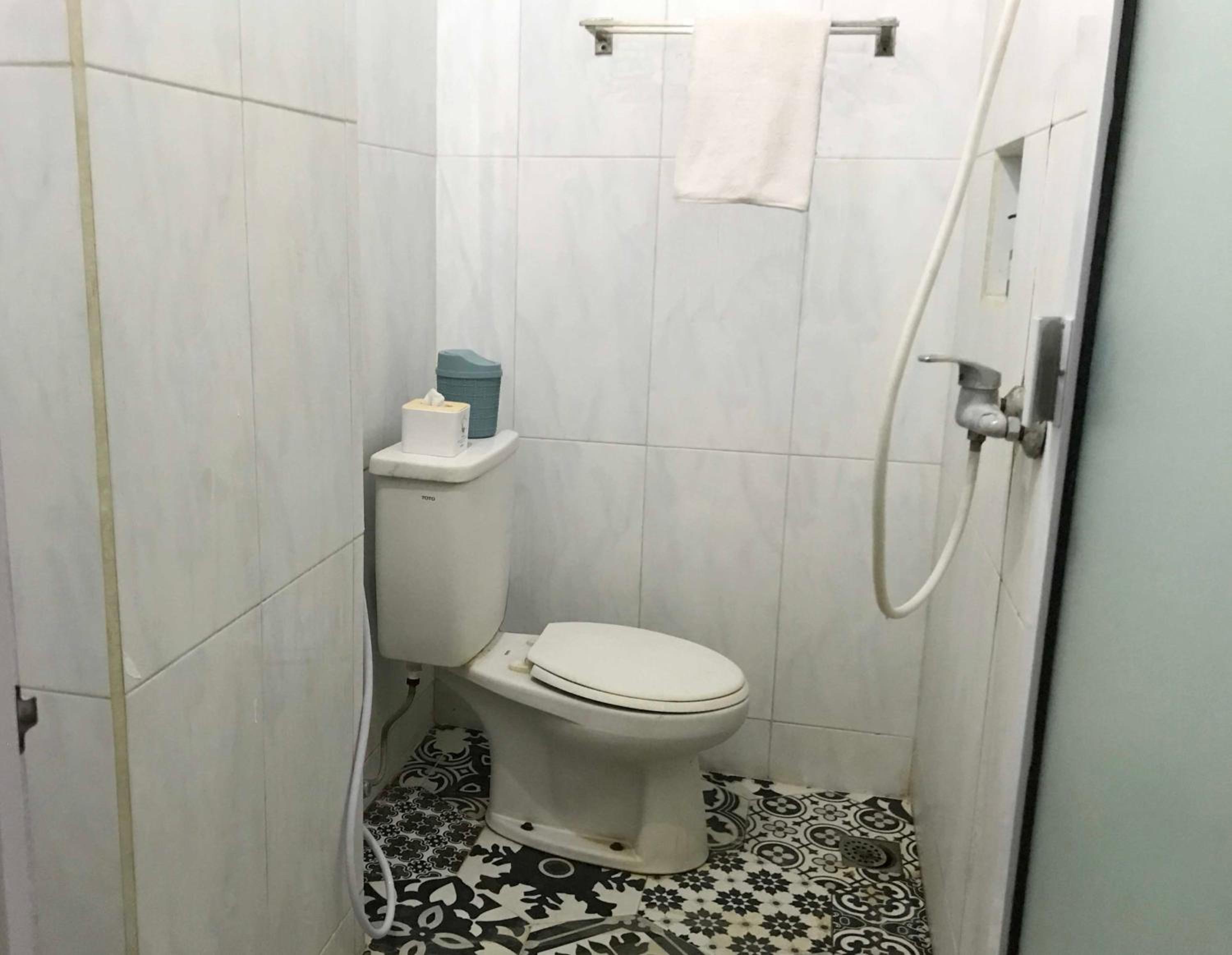 Economy Double Room - Photo 8