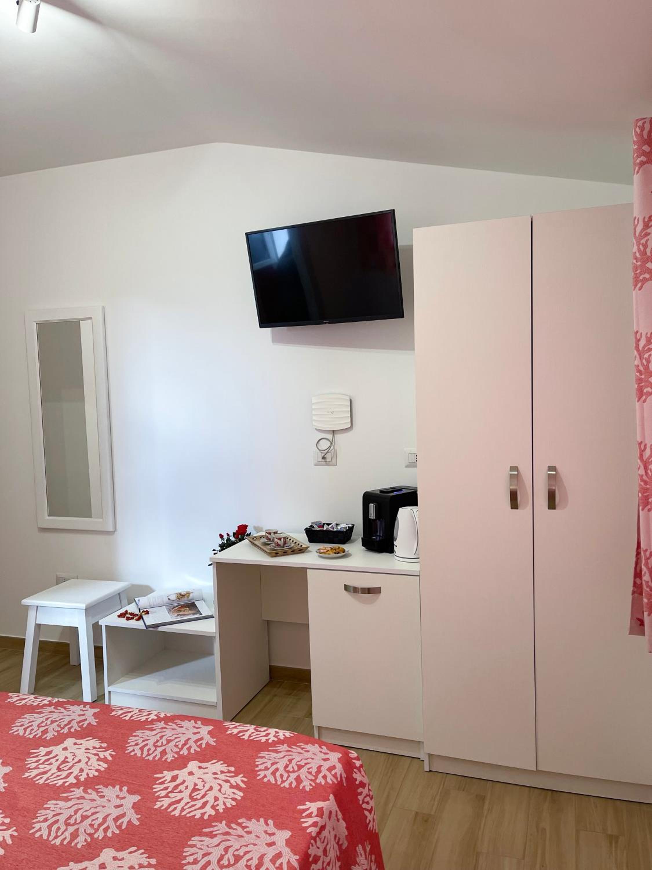 Standard Double Room photo 3