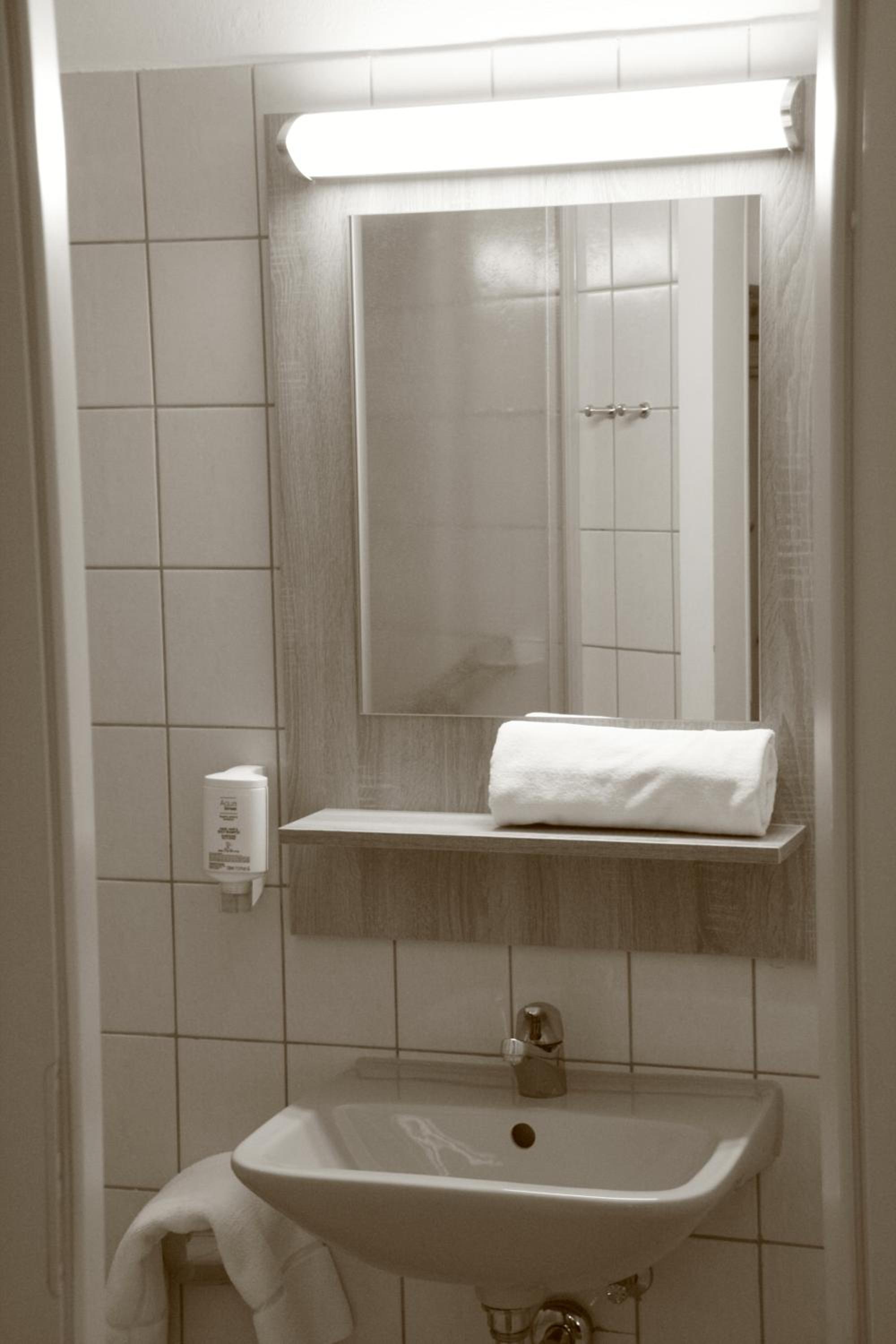Single Room photo 2