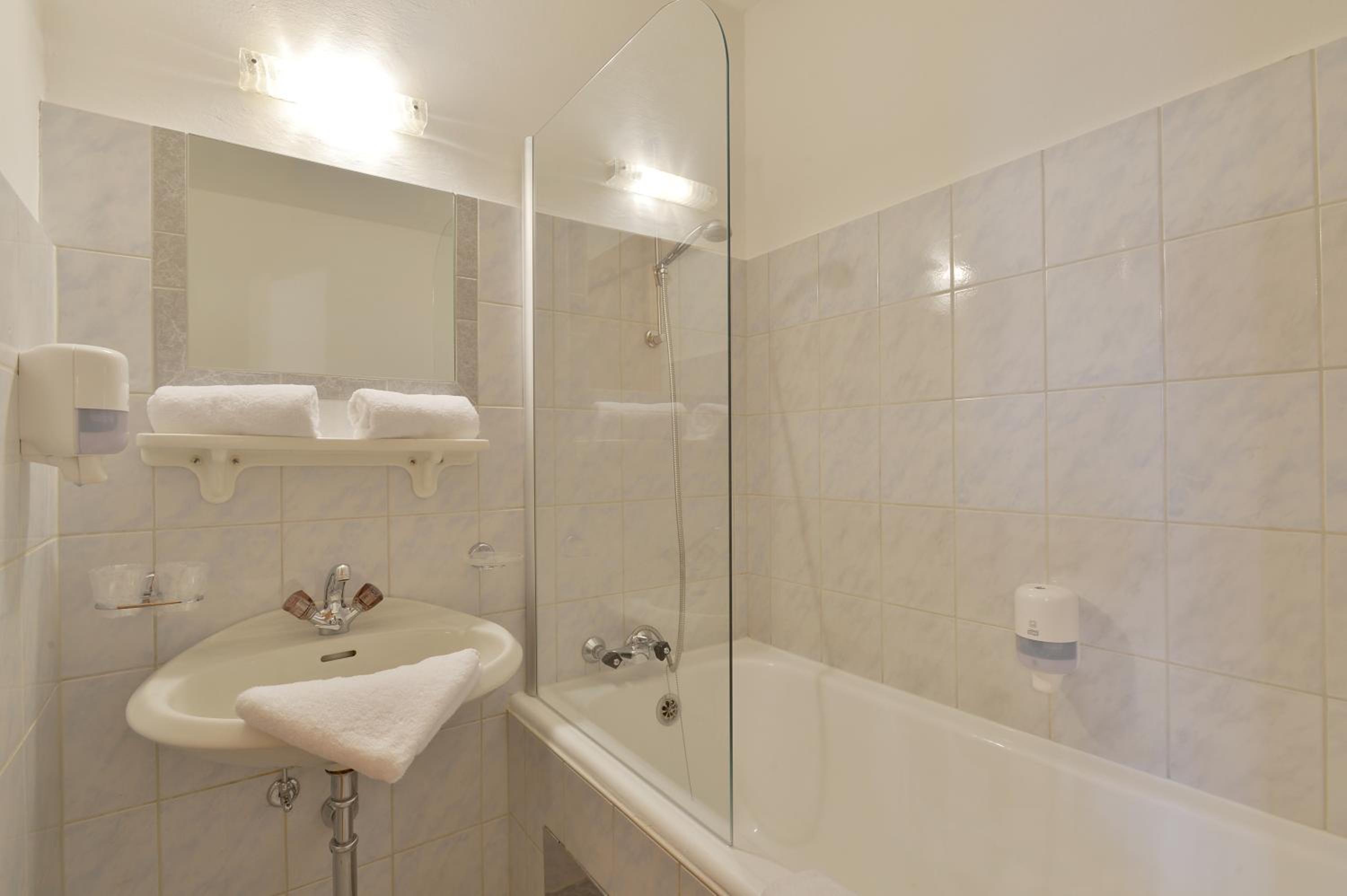 Standard Quadruple Room photo 2