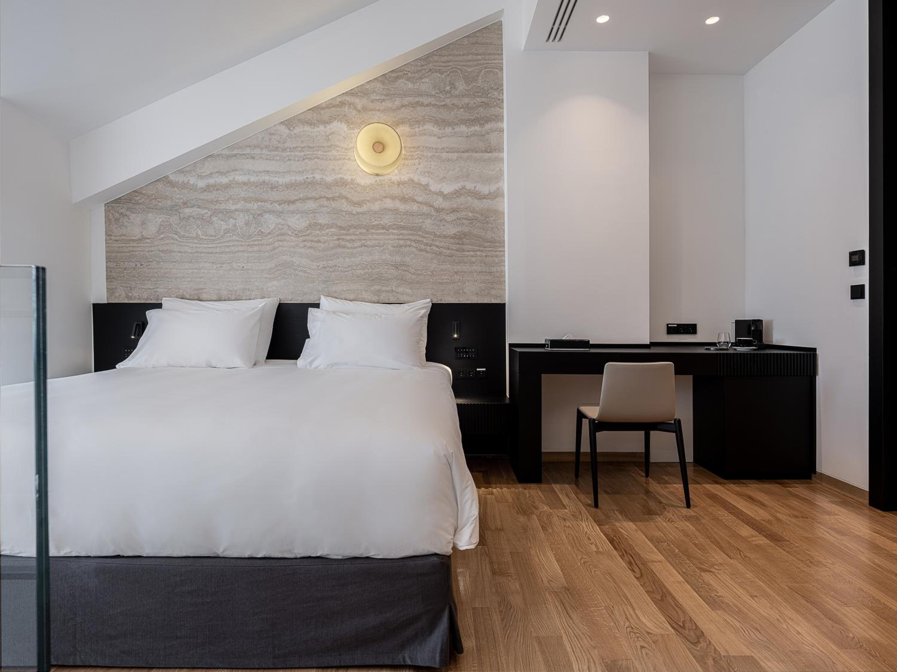 Family Suite Sea Front thumbnail 6