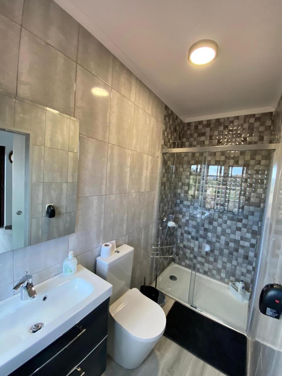 One-Bedroom House - Photo 38