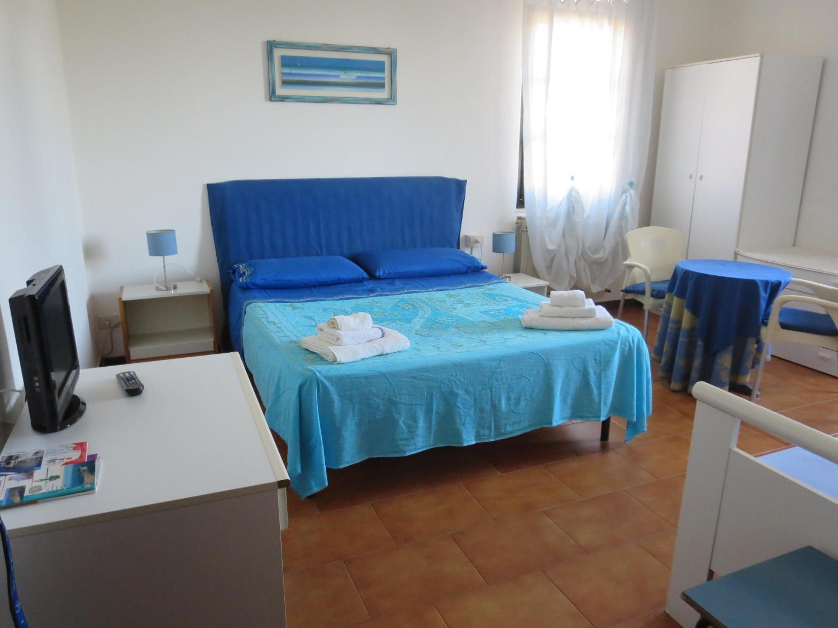 Double or Twin Room with Sea View photo 3