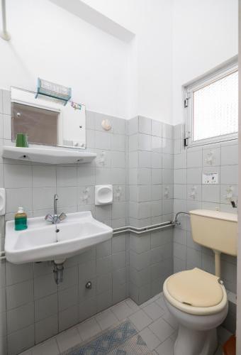 One-Bedroom Apartment - Photo 20