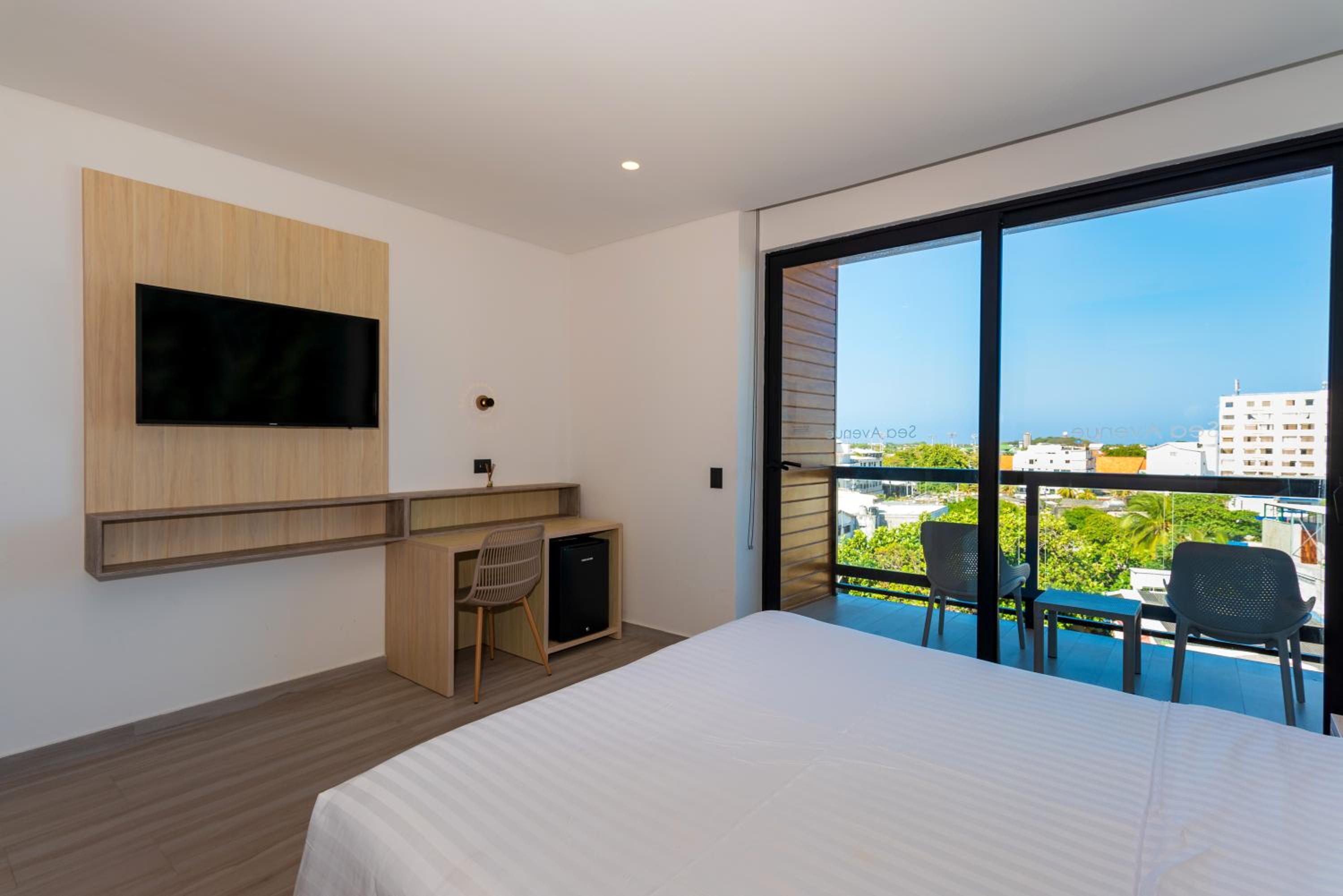 Double Room with Balcony - Photo 2