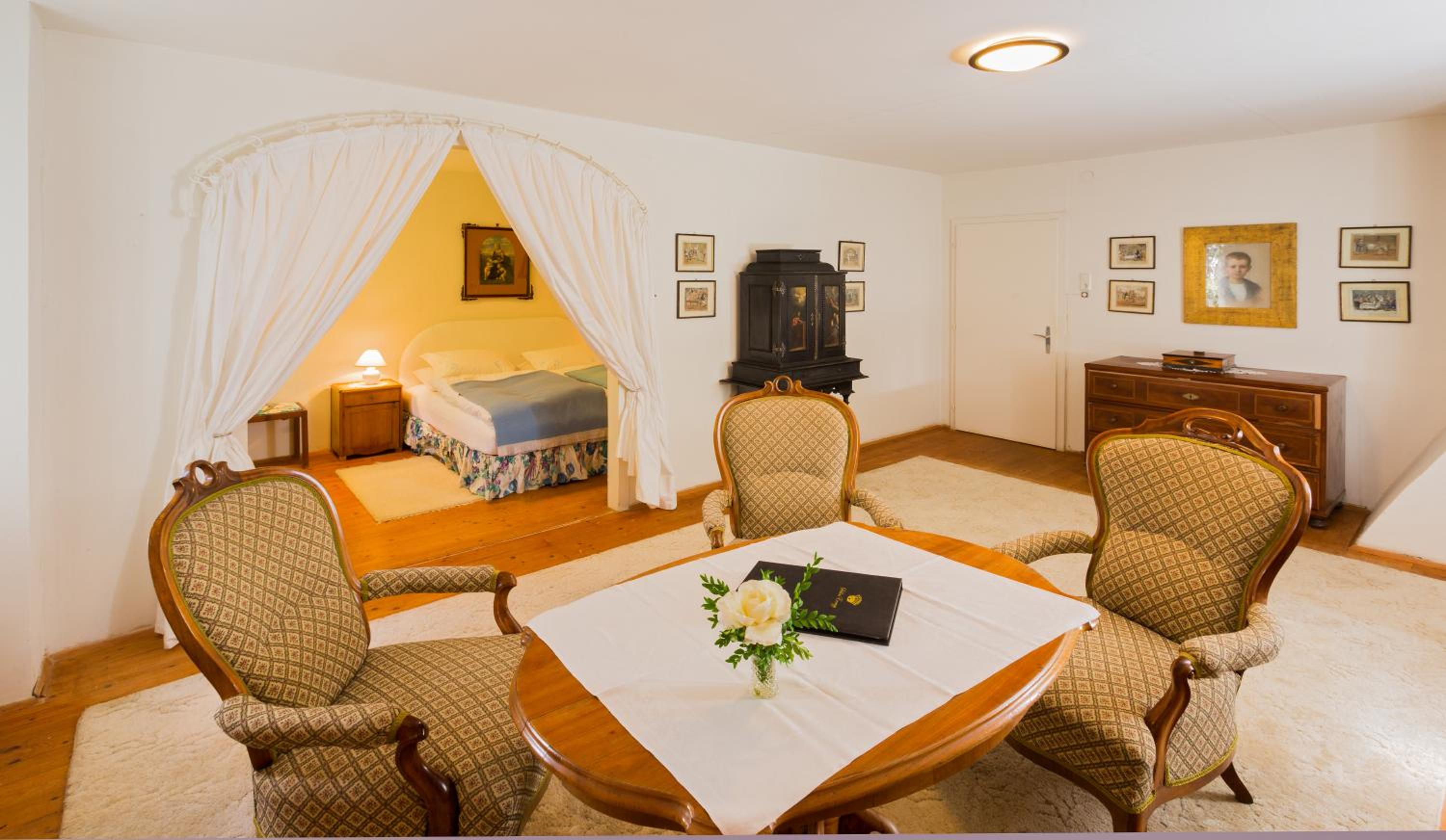 Standard Double Room with Shared Bathroom photo 3