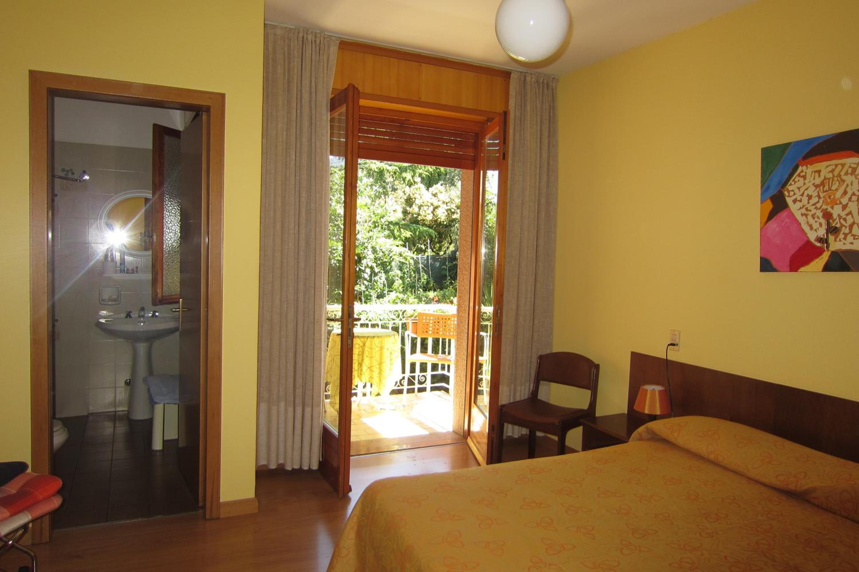 Double Room - Photo 2