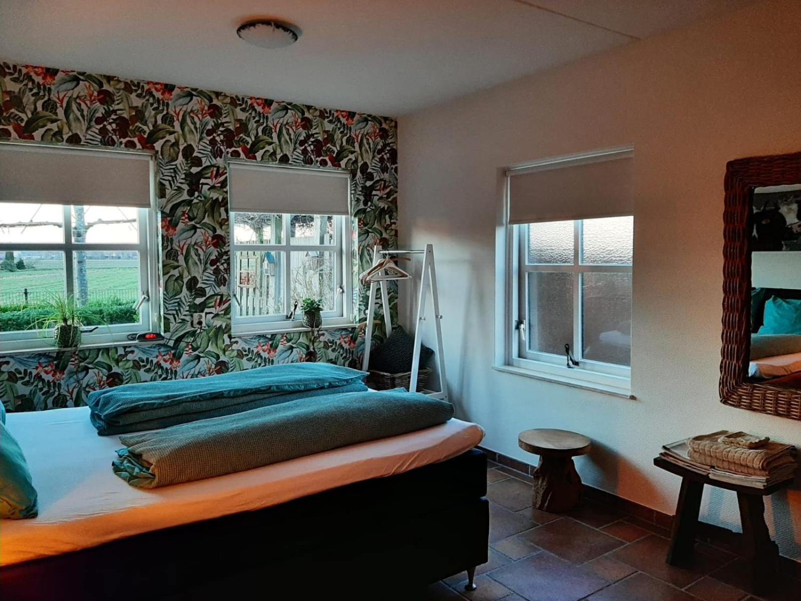 Large Double Room With Shared Bathroom photo 2