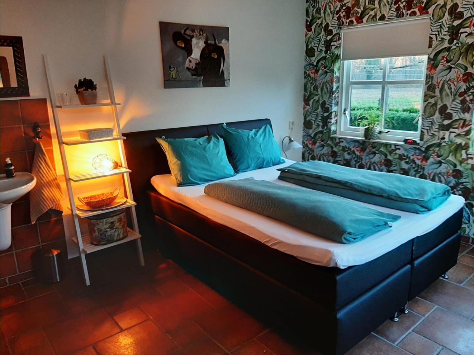 Large Double Room With Shared Bathroom photo 1