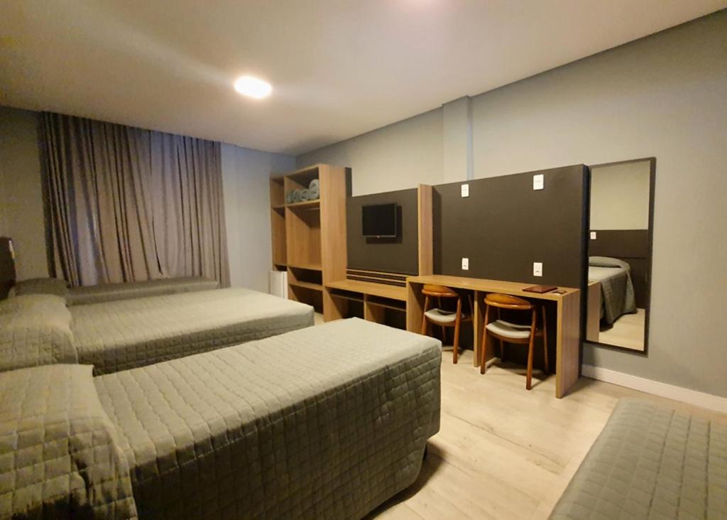 Deluxe Family Room photo 1