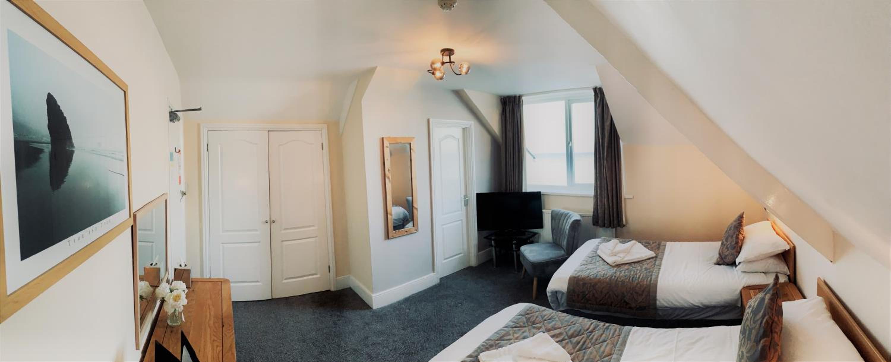 Twin Room with Sea View photo 3