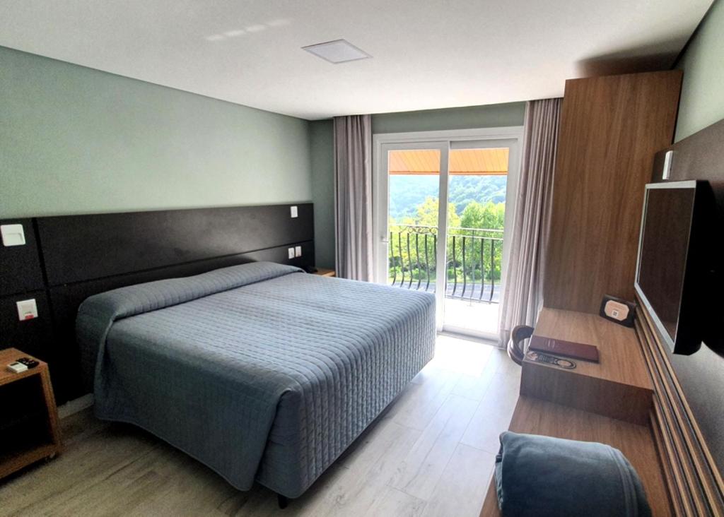 Deluxe Double Room with Balcony photo 1