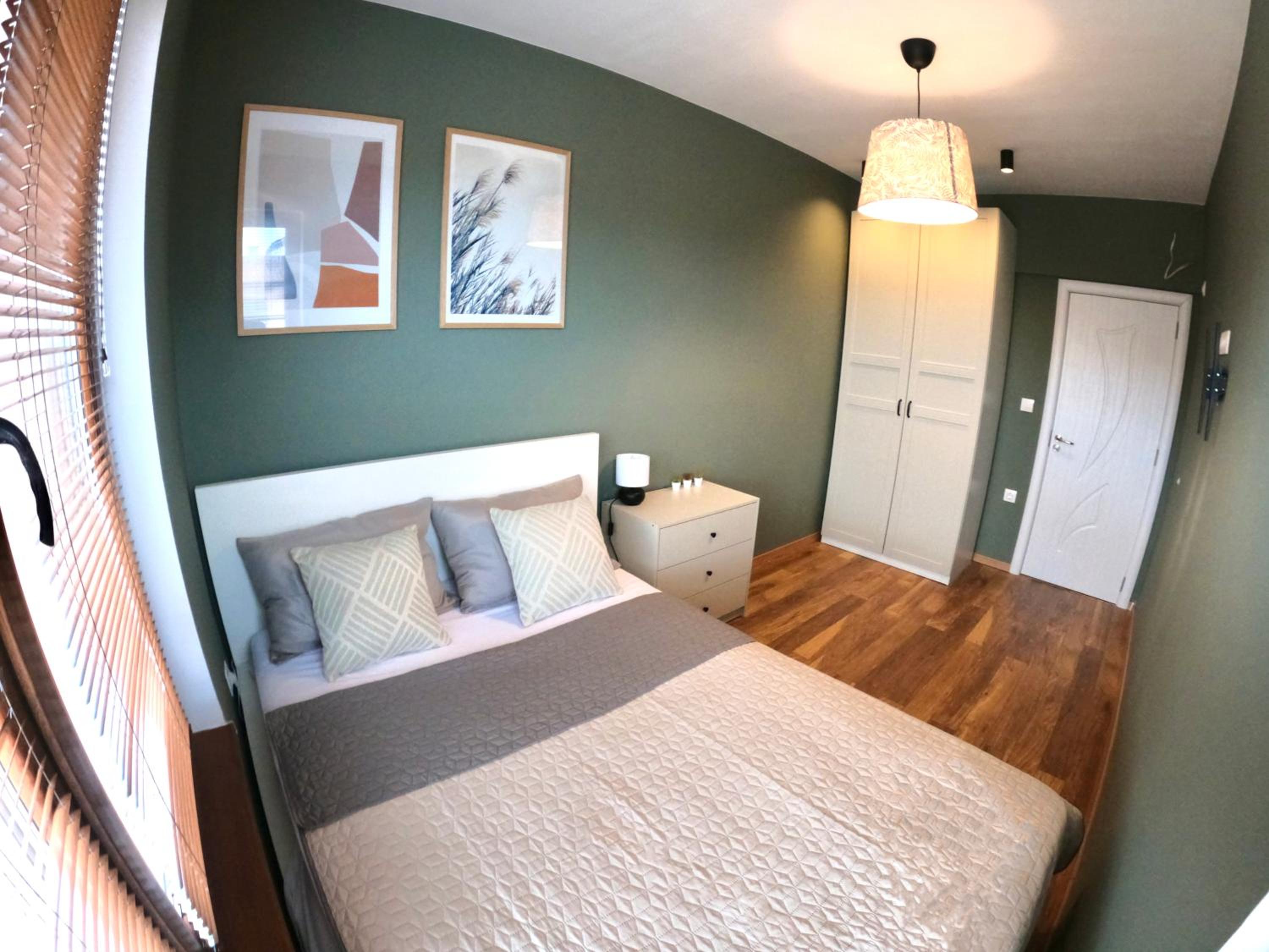 One-Bedroom Apartment photo 2