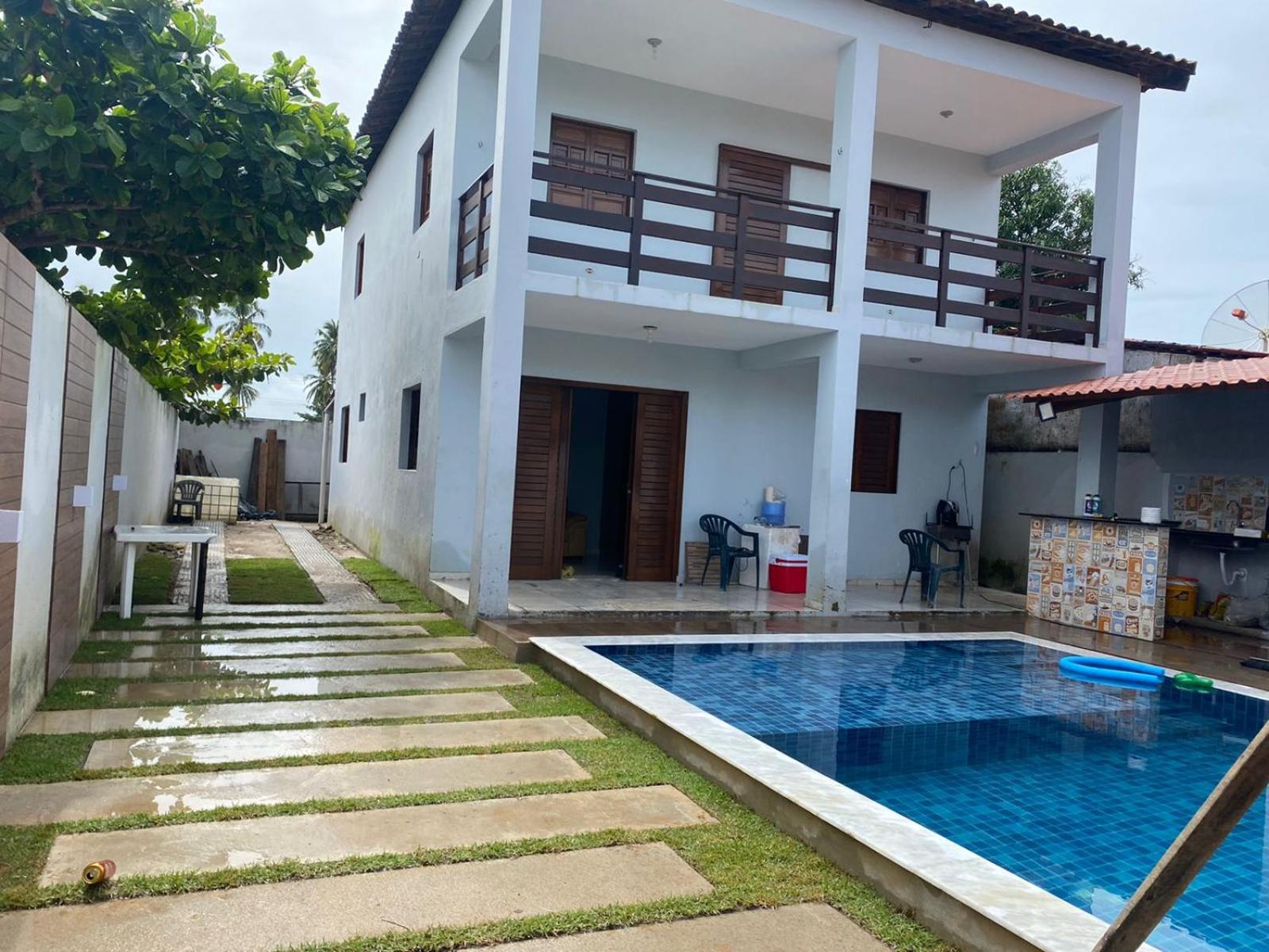 Five-Bedroom House photo 2