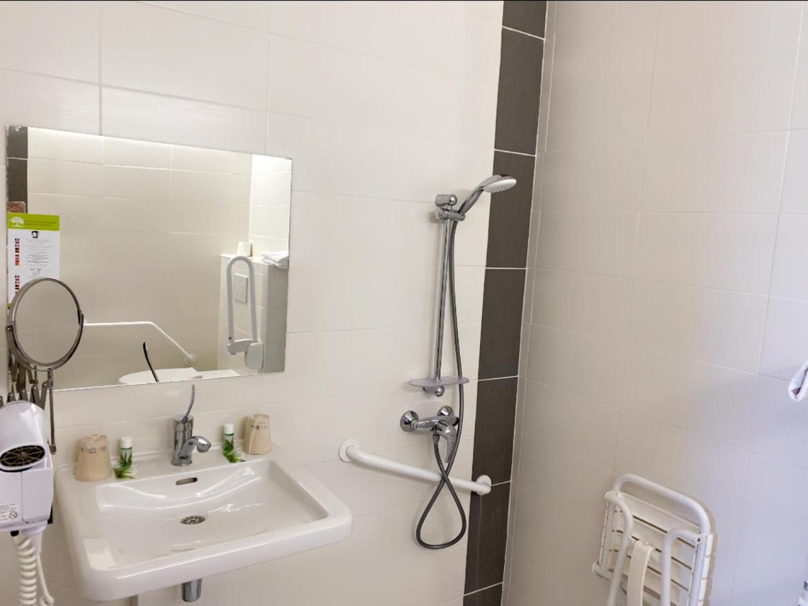 Double Room - Photo 2