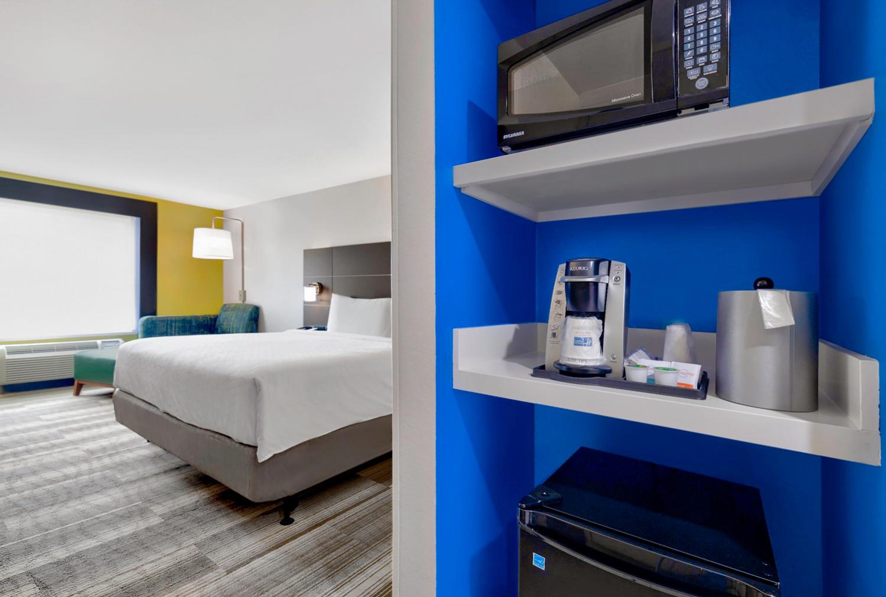 King Room - Mobility Access/Hearing Accessible - Photo 1