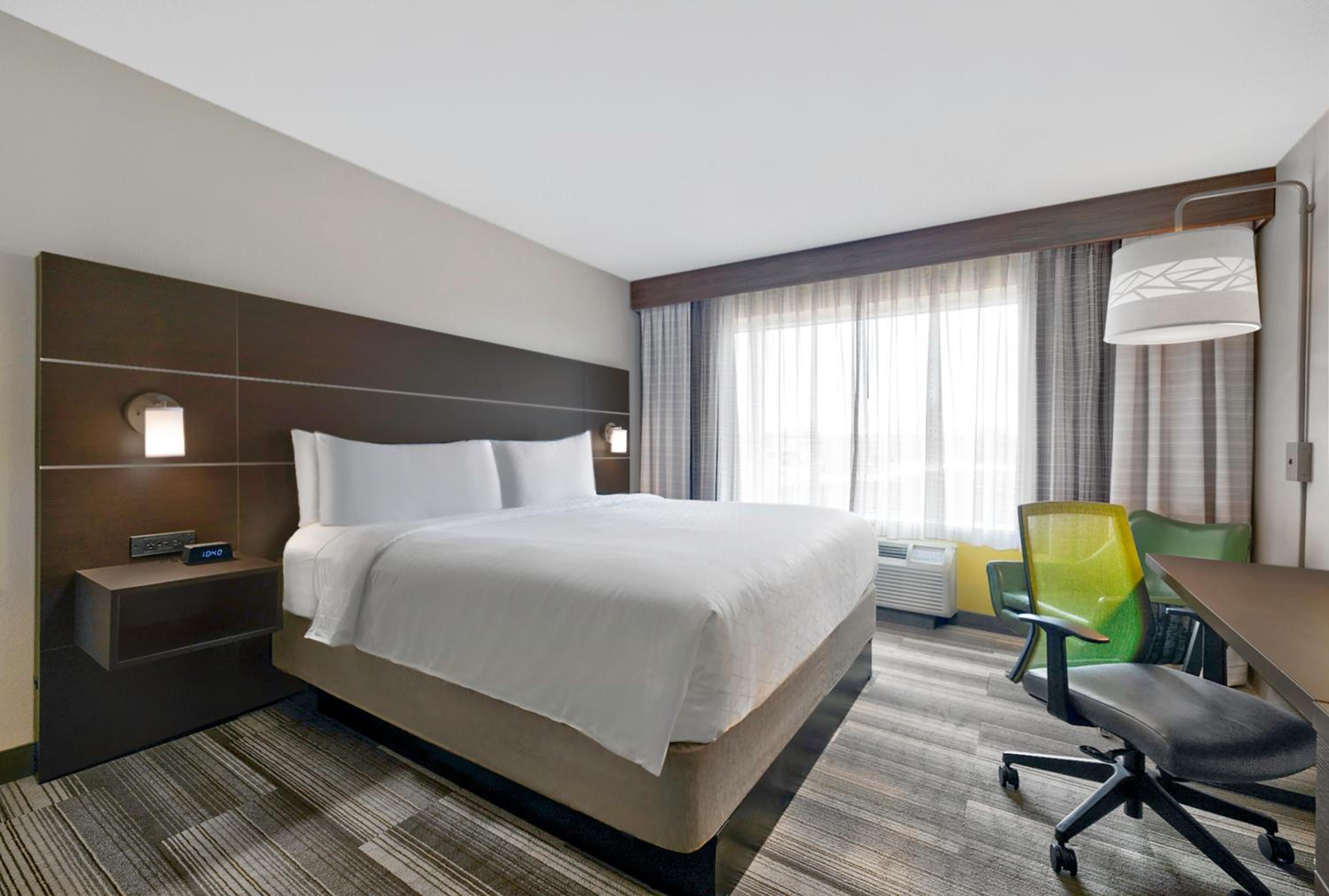 Standard King Room - Photo 2