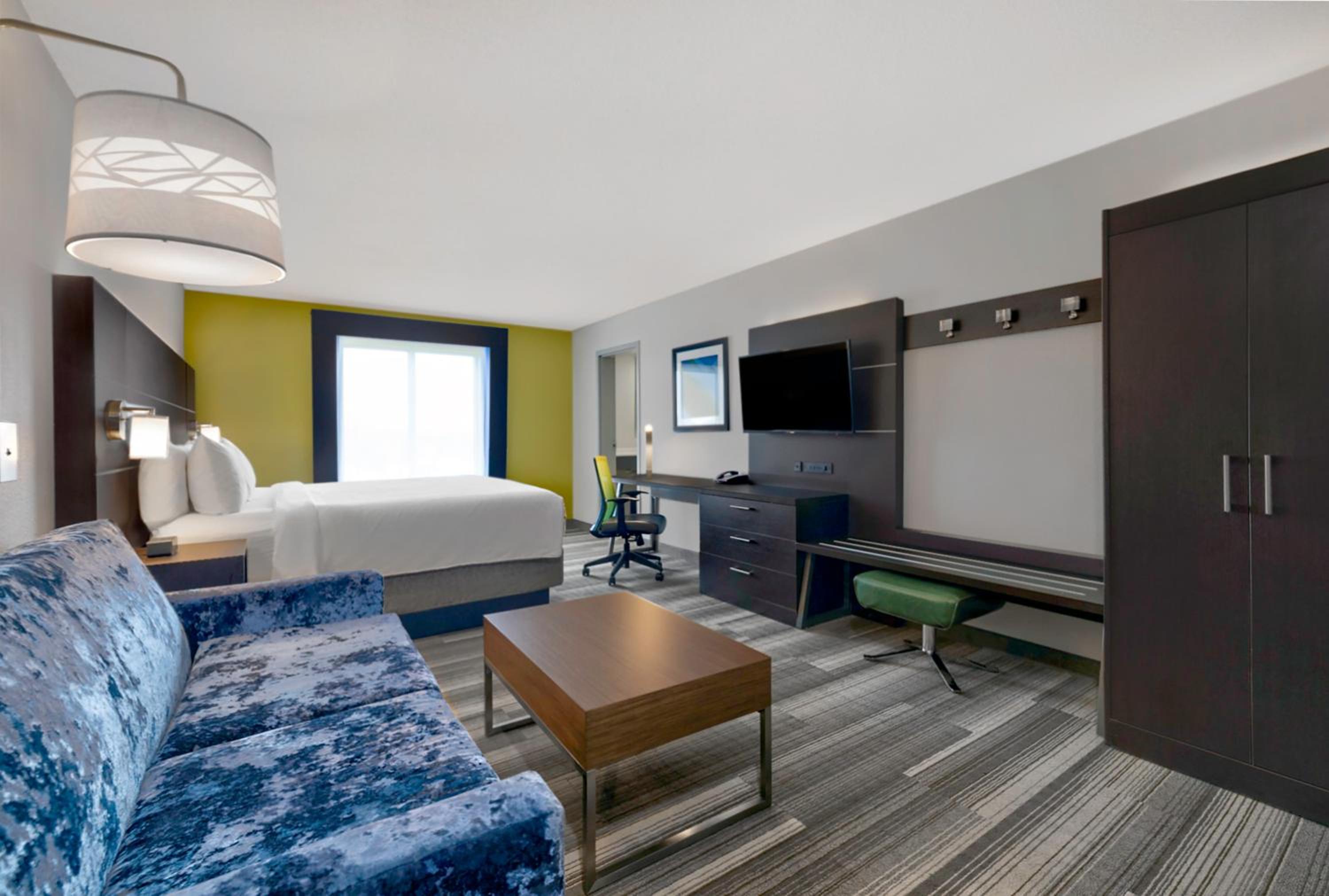 King Suite with Sofa Bed - Photo 3