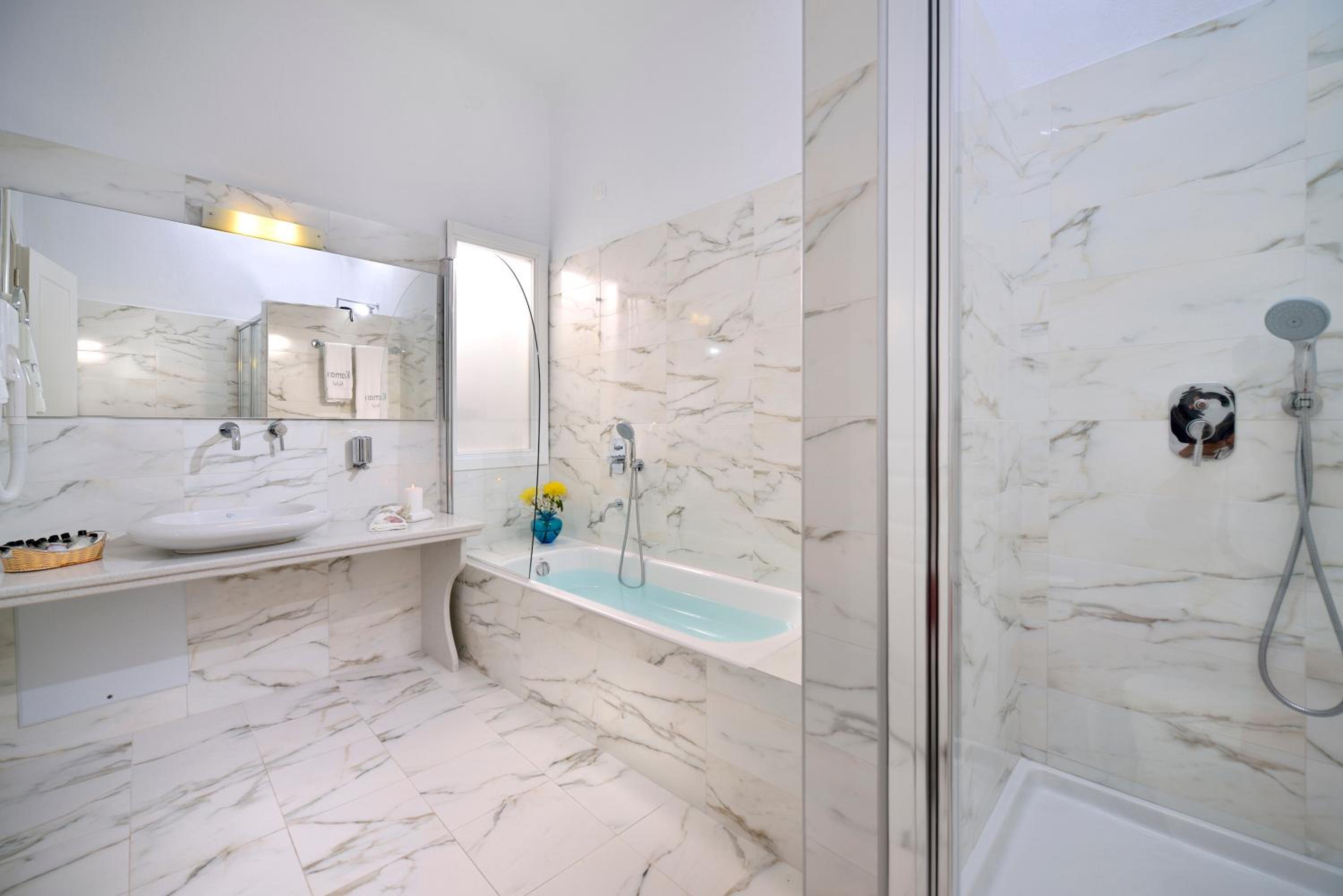 Superior Suite - Photo 13