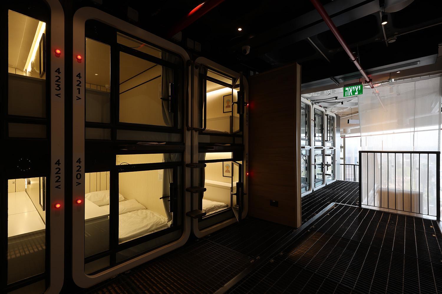 Double Capsule - Photo 8