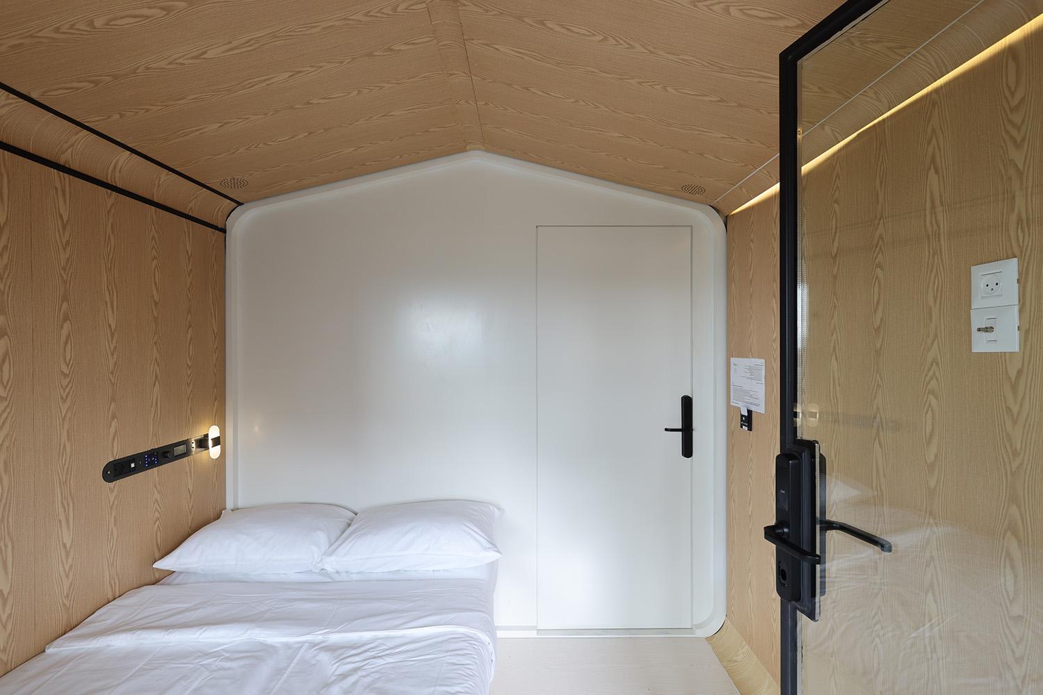 Double Tall Sea View Balcony Pod - Photo 1