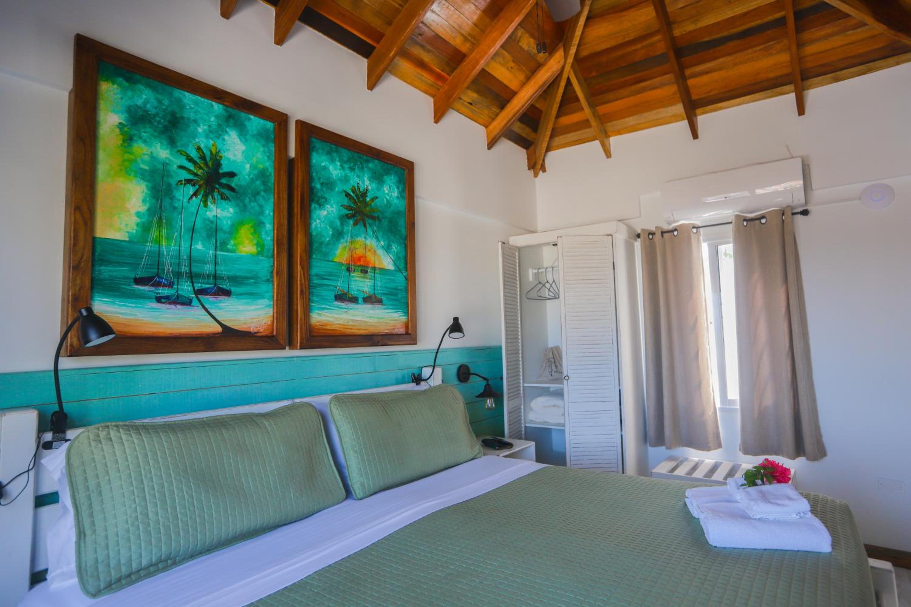 Superior Suite with Sea View (Treetops)