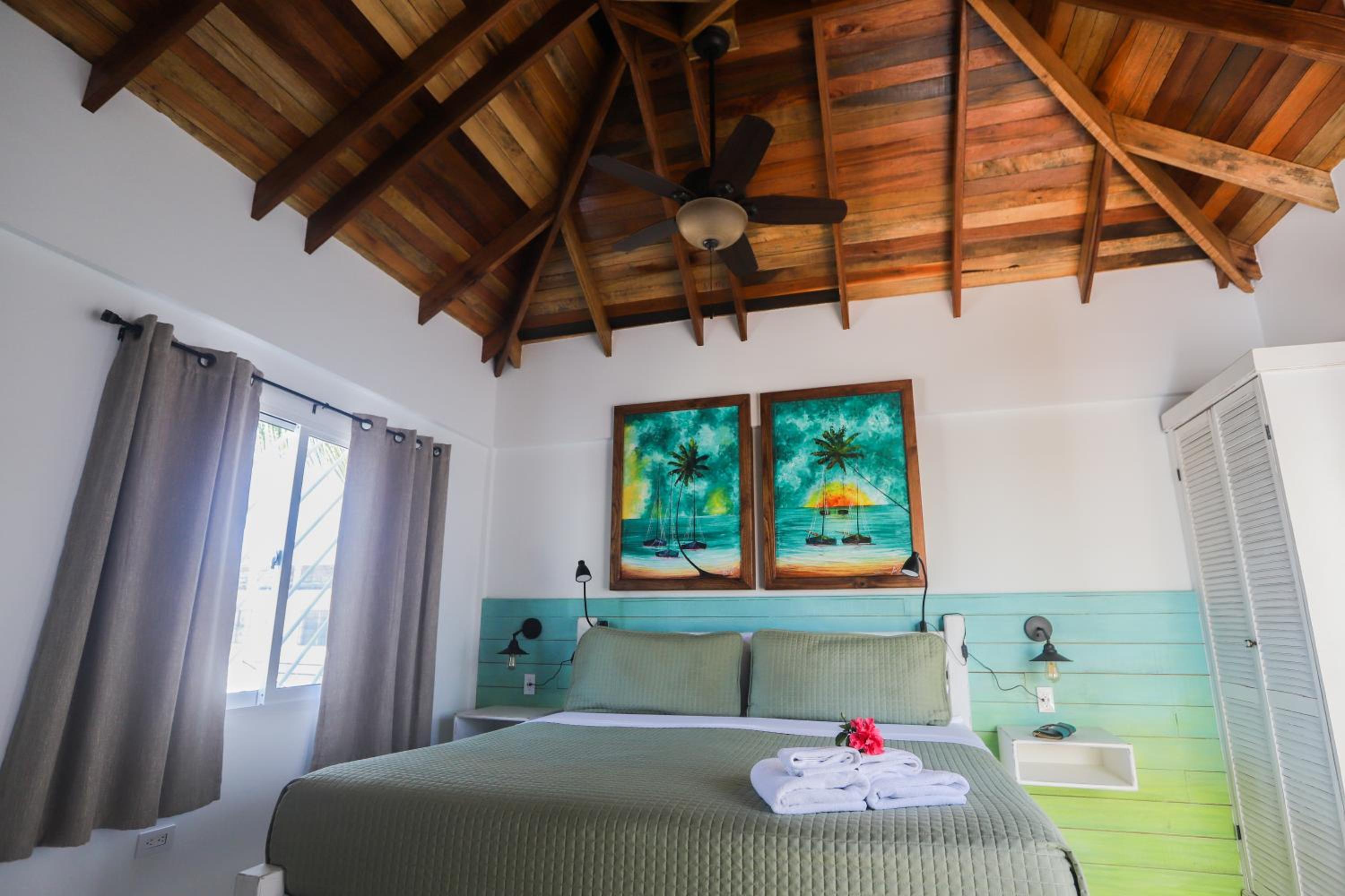 Superior Suite with Sea View (Treetops)