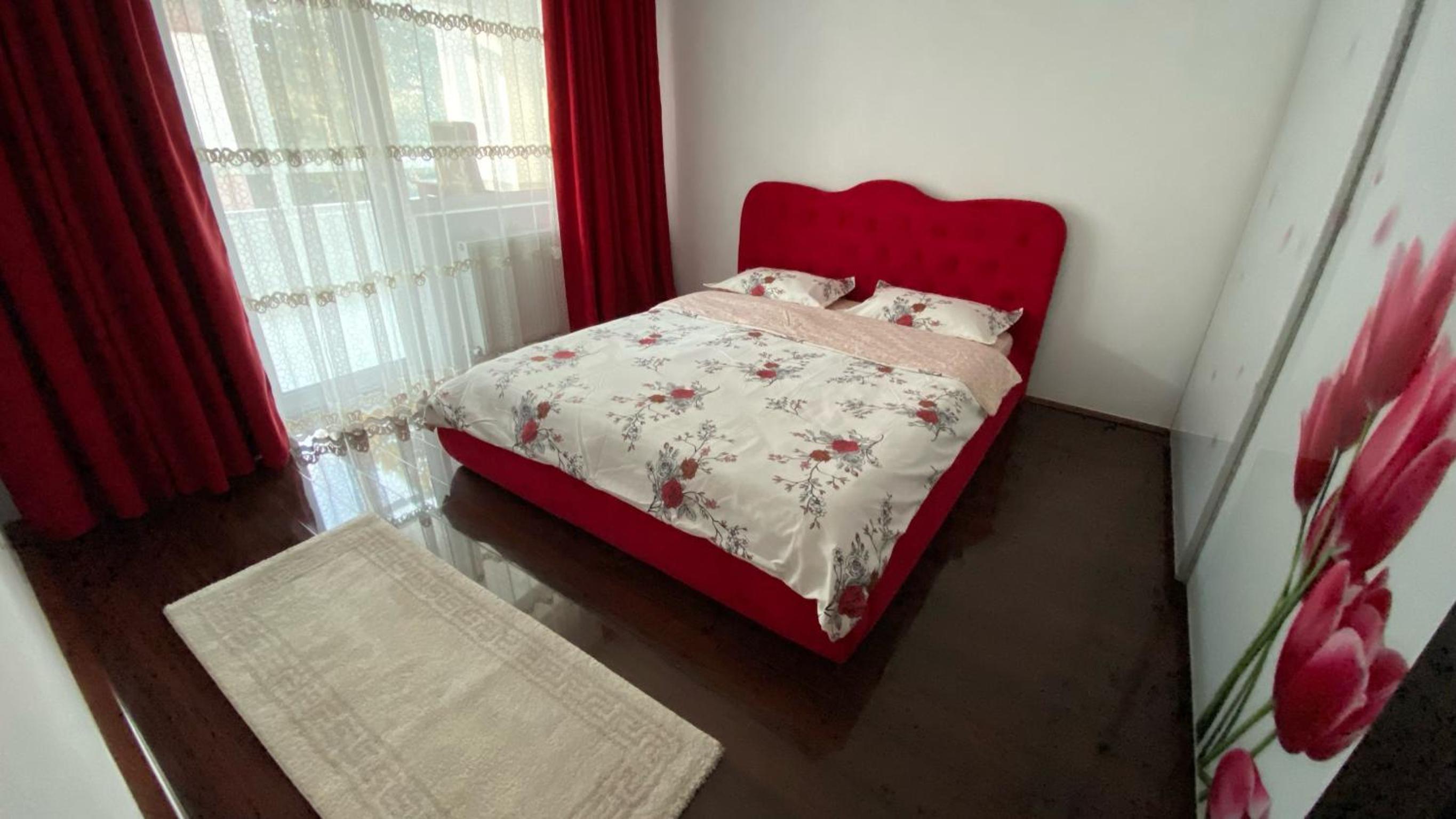 Three-Bedroom Apartment - Photo 23