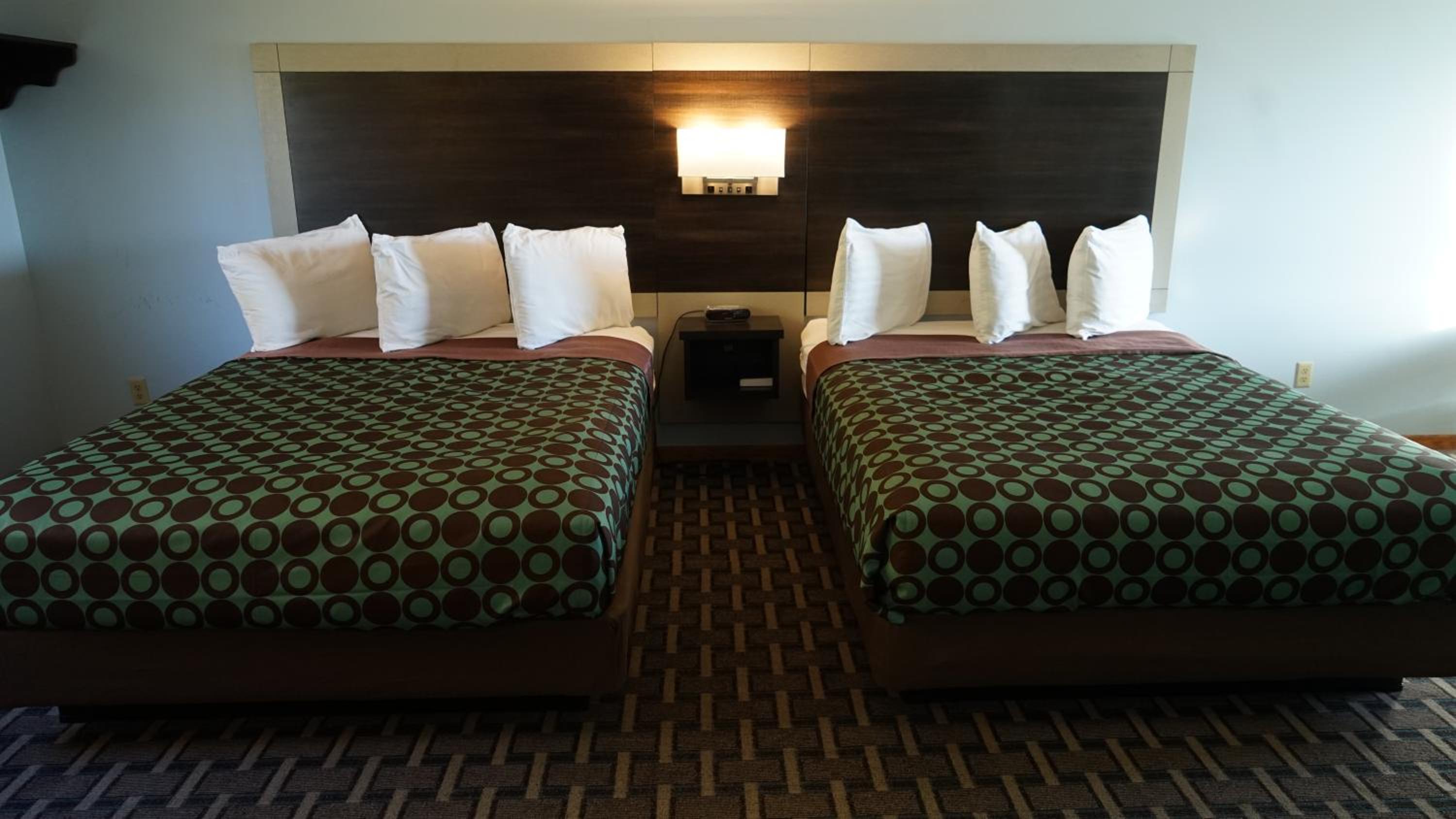  Standard Queen Room with Two Queen Beds - Non-Smoking photo 1