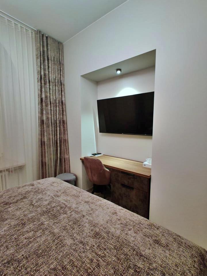 Double Room - Photo 9