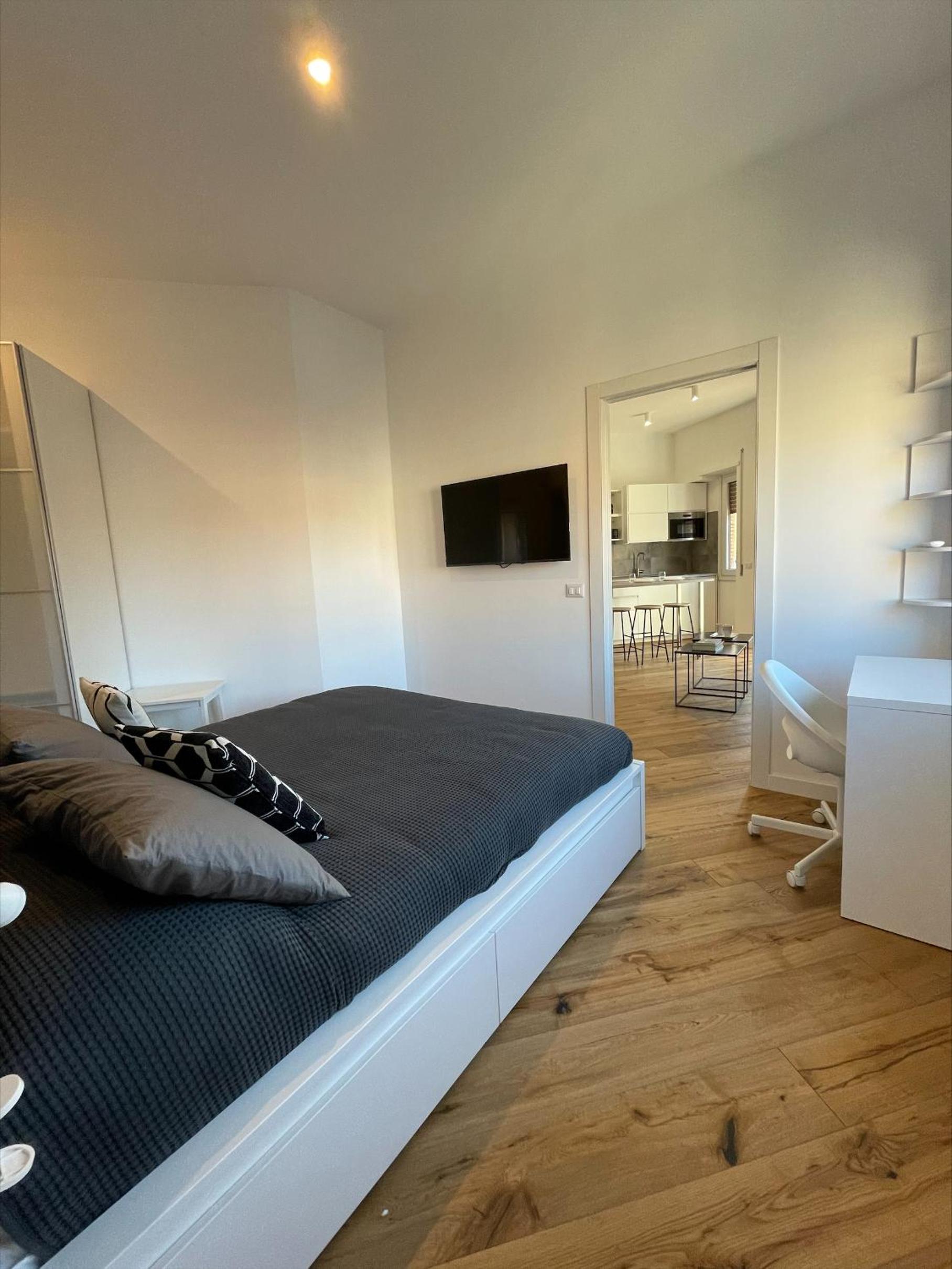 One-Bedroom Apartment photo 2