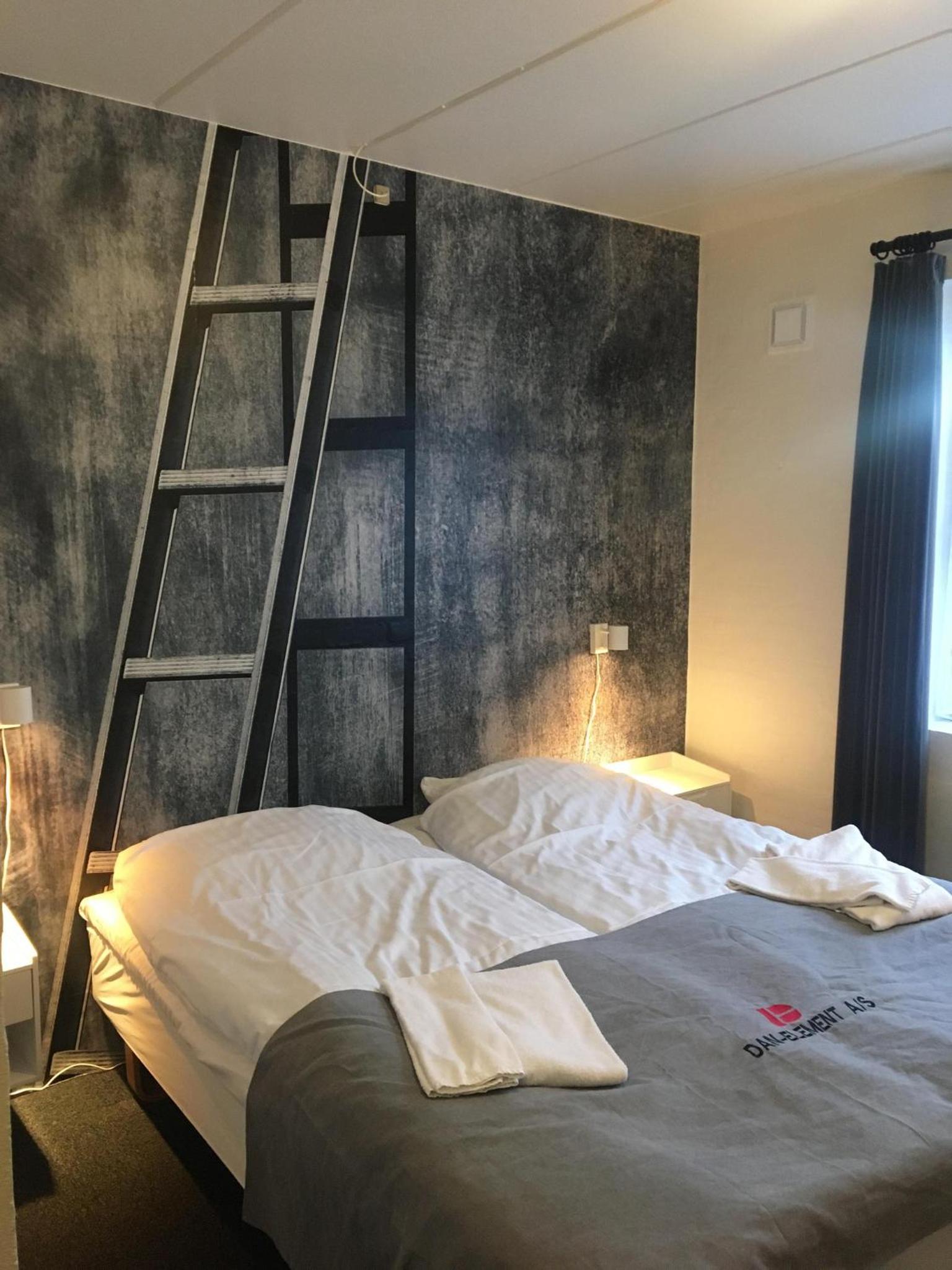 Twin Room with Shower photo 3