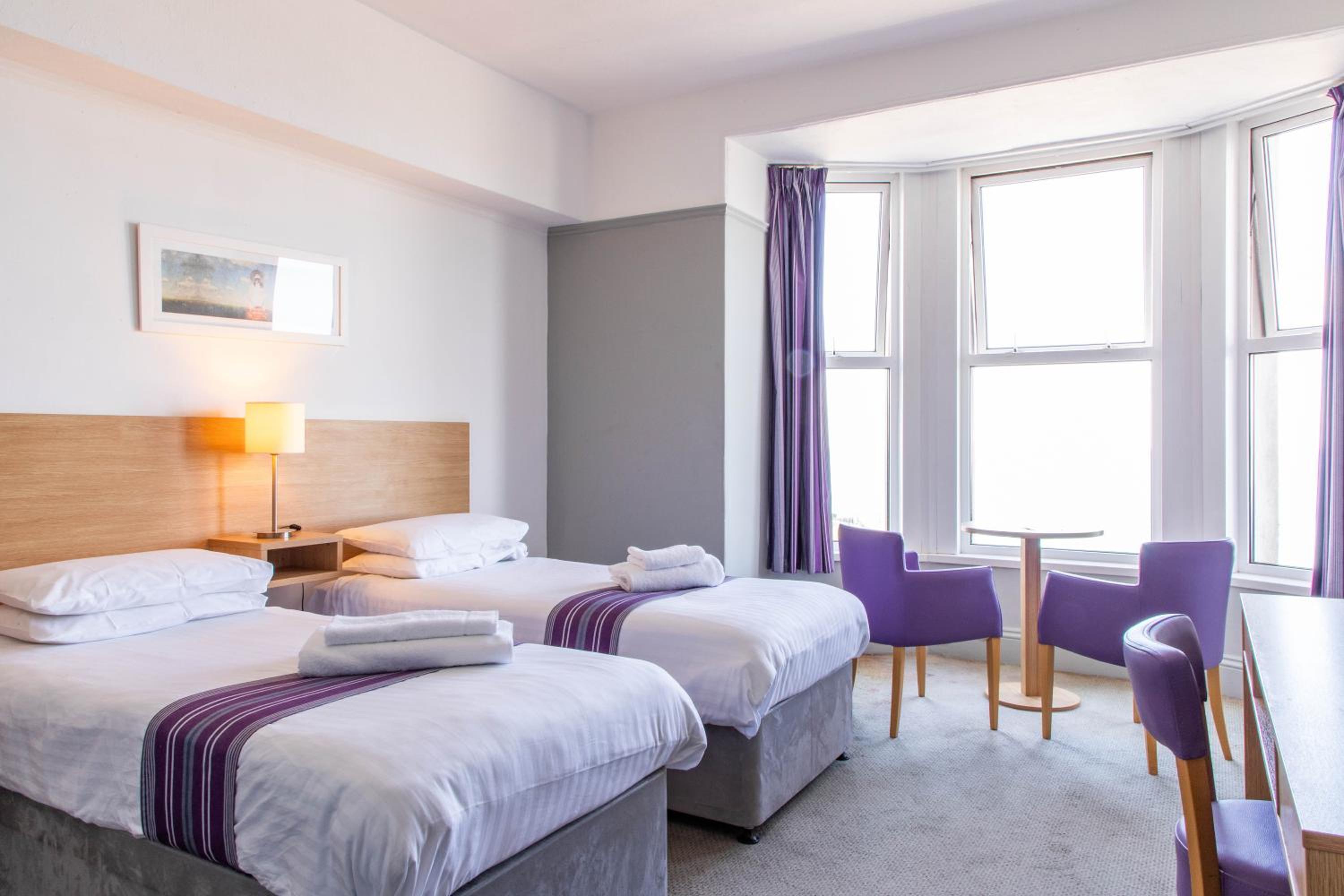 Standard Twin Room with Sea View