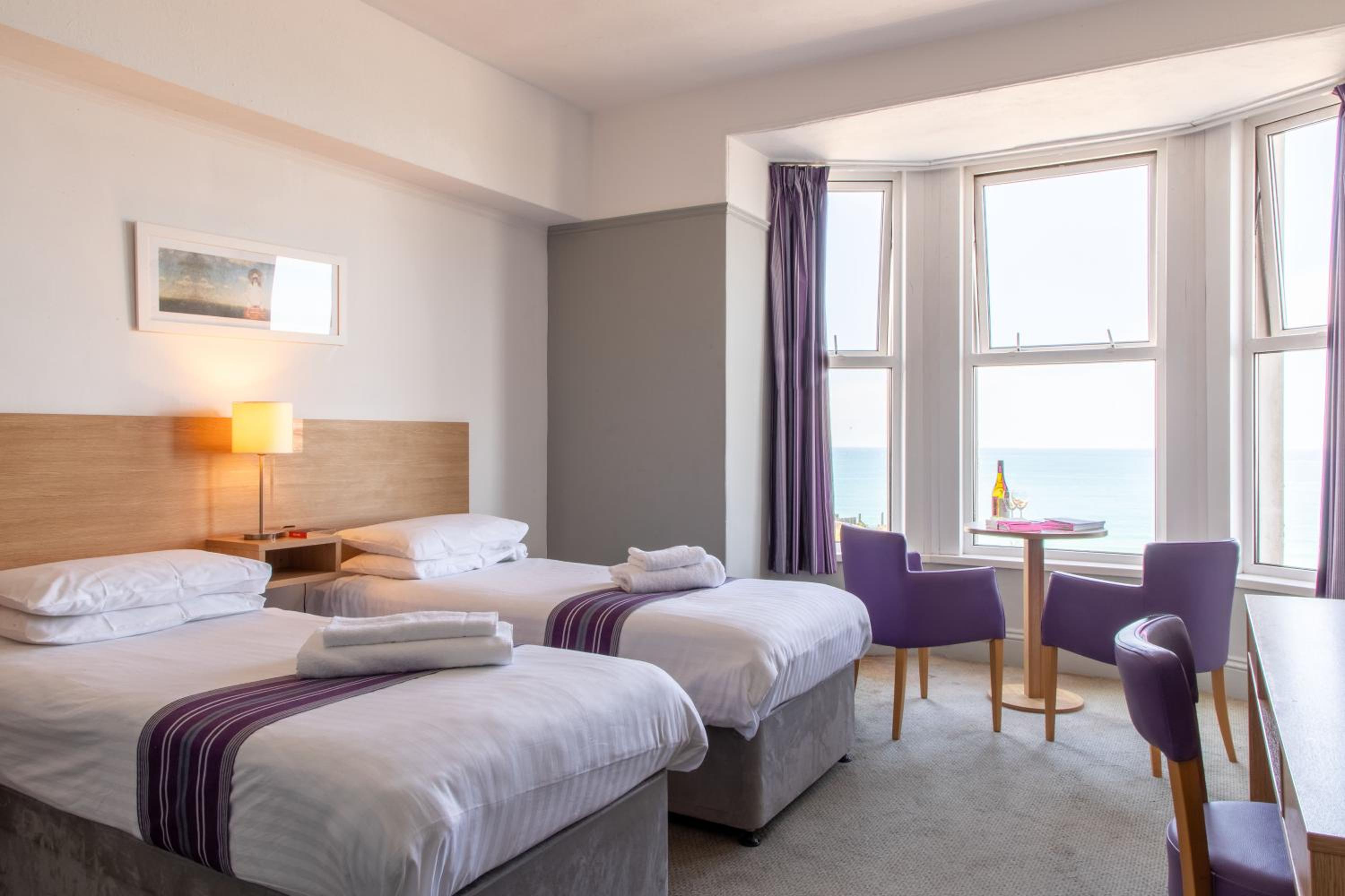 Standard Twin Room with Sea View