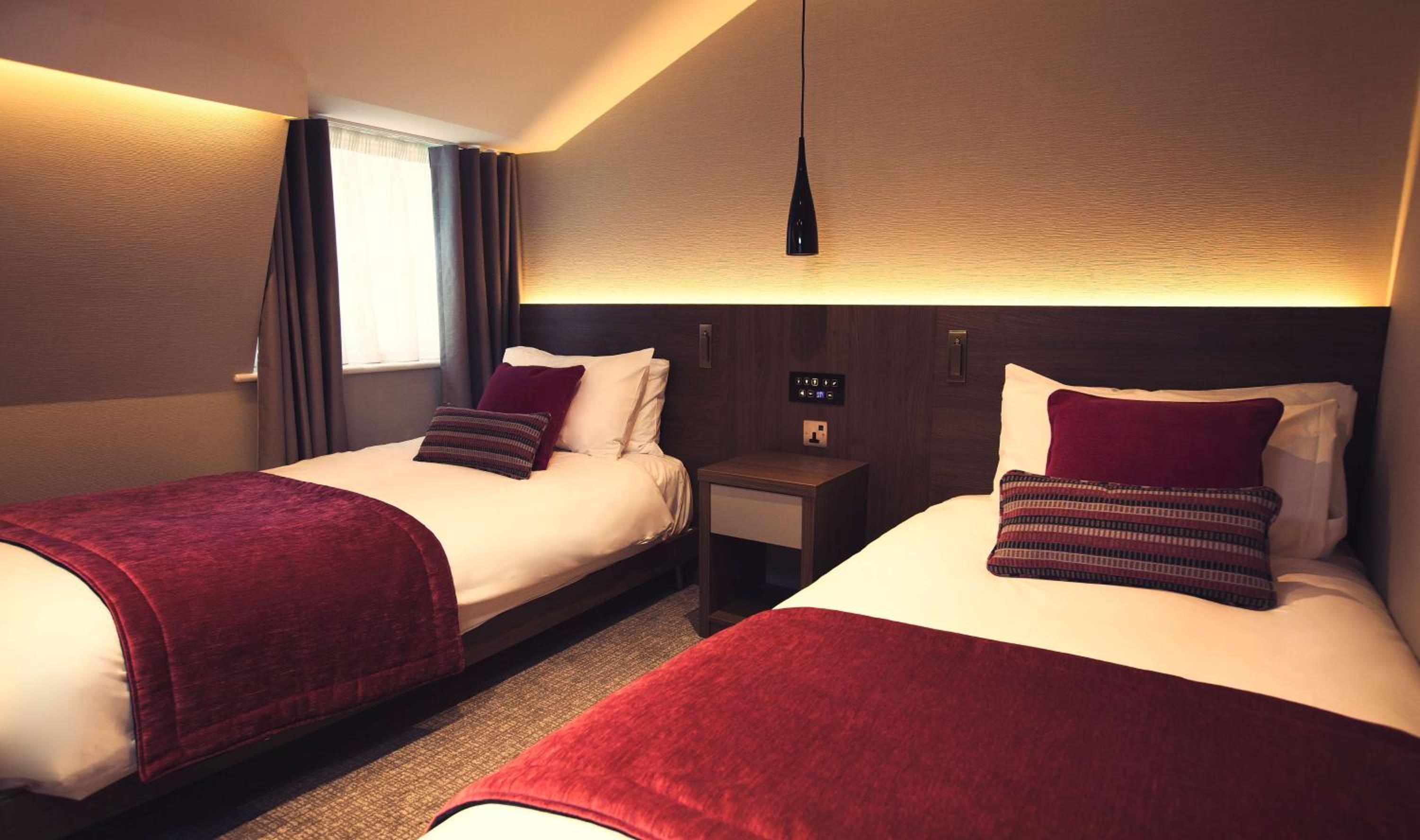 Standard Twin Room - Non-Smoking photo 2
