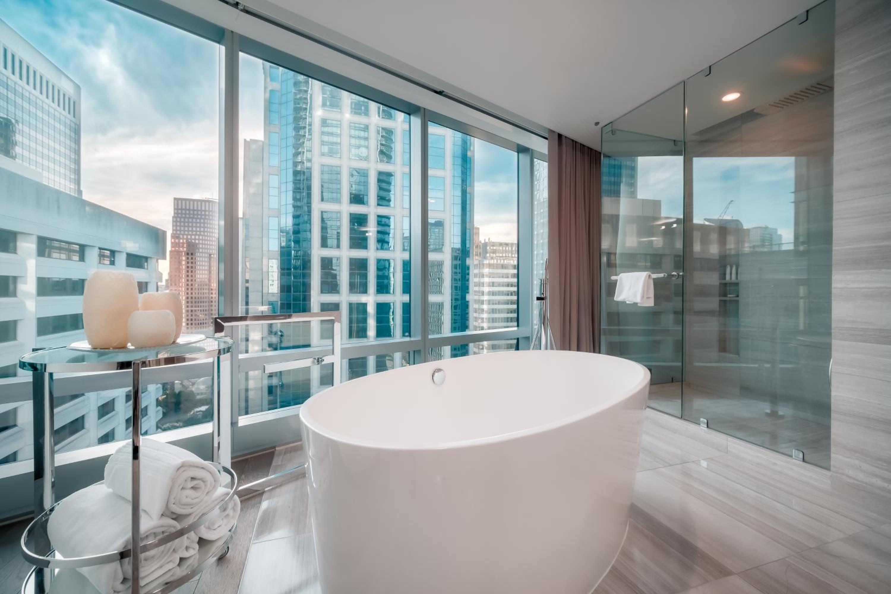 Paradox King Room with Spa Bath photo 2