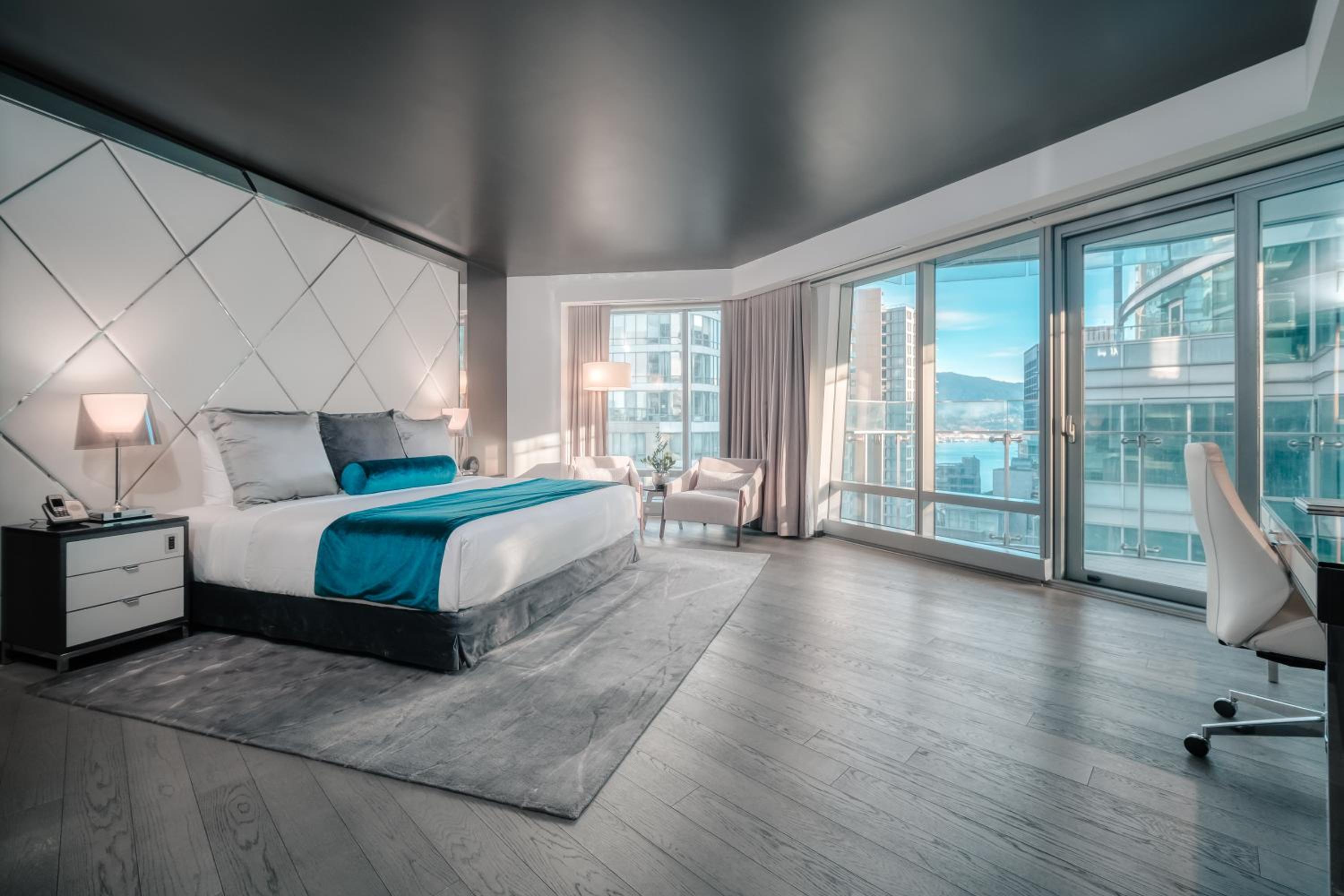 Paradox King Room with Balcony photo 1