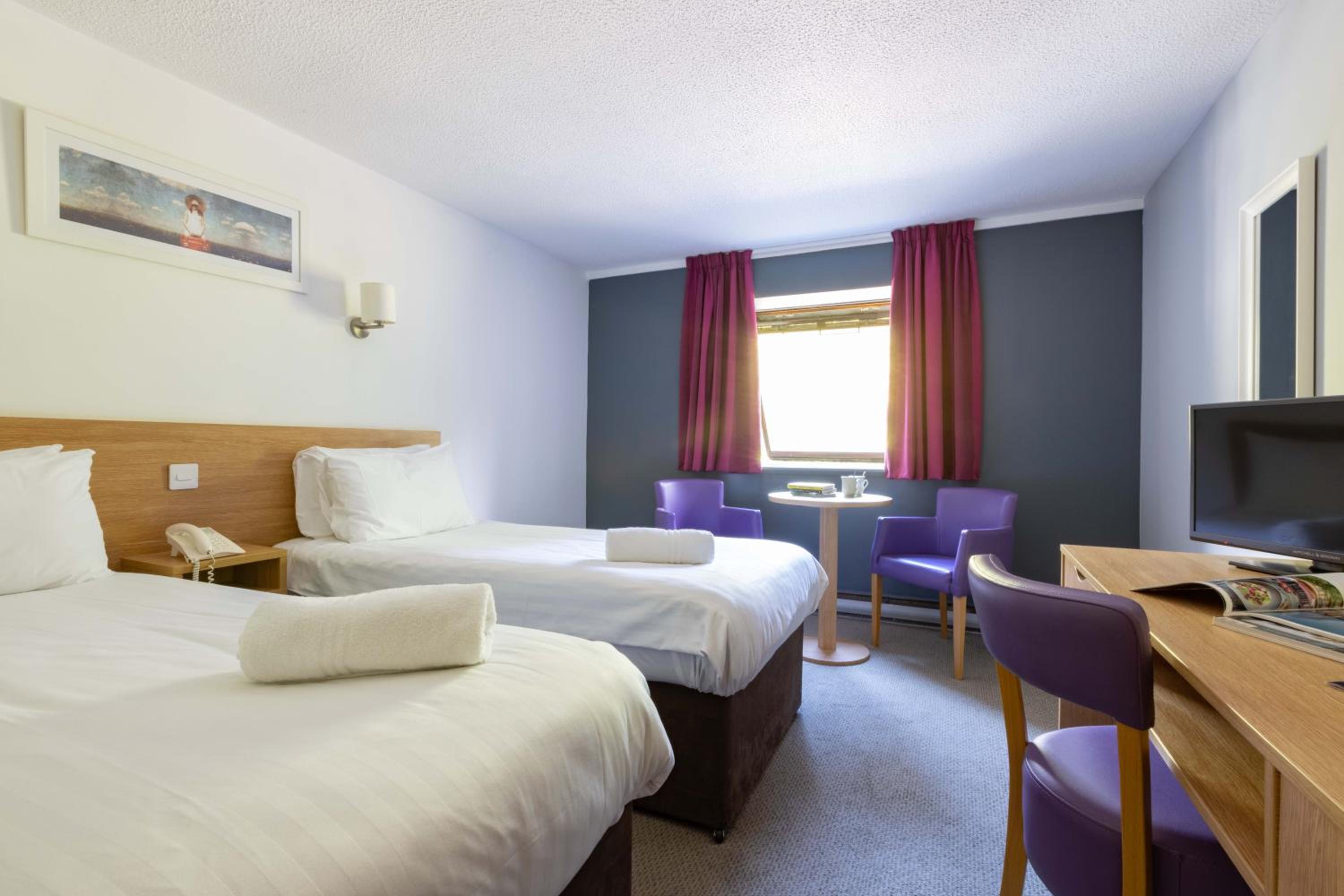 Twin Room with Lake View photo 2