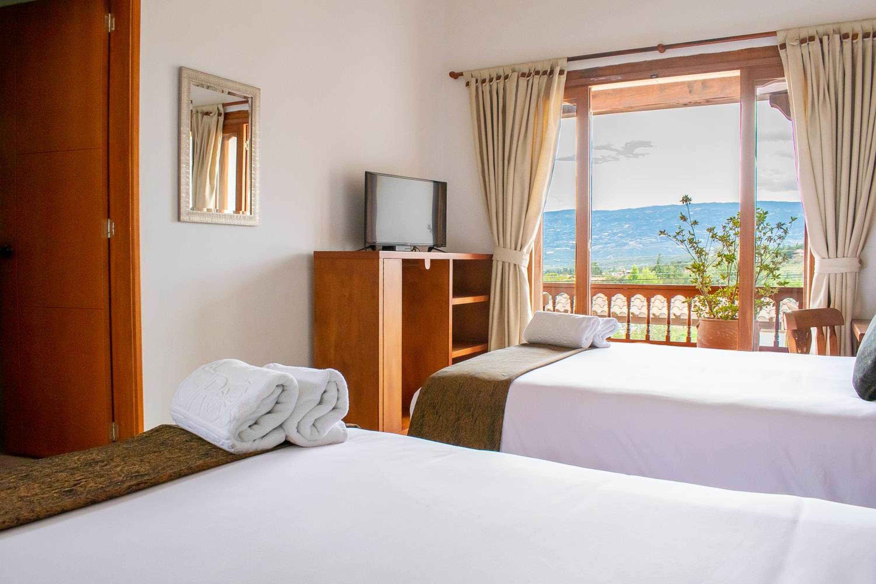 Twin Room with Balcony photo 2