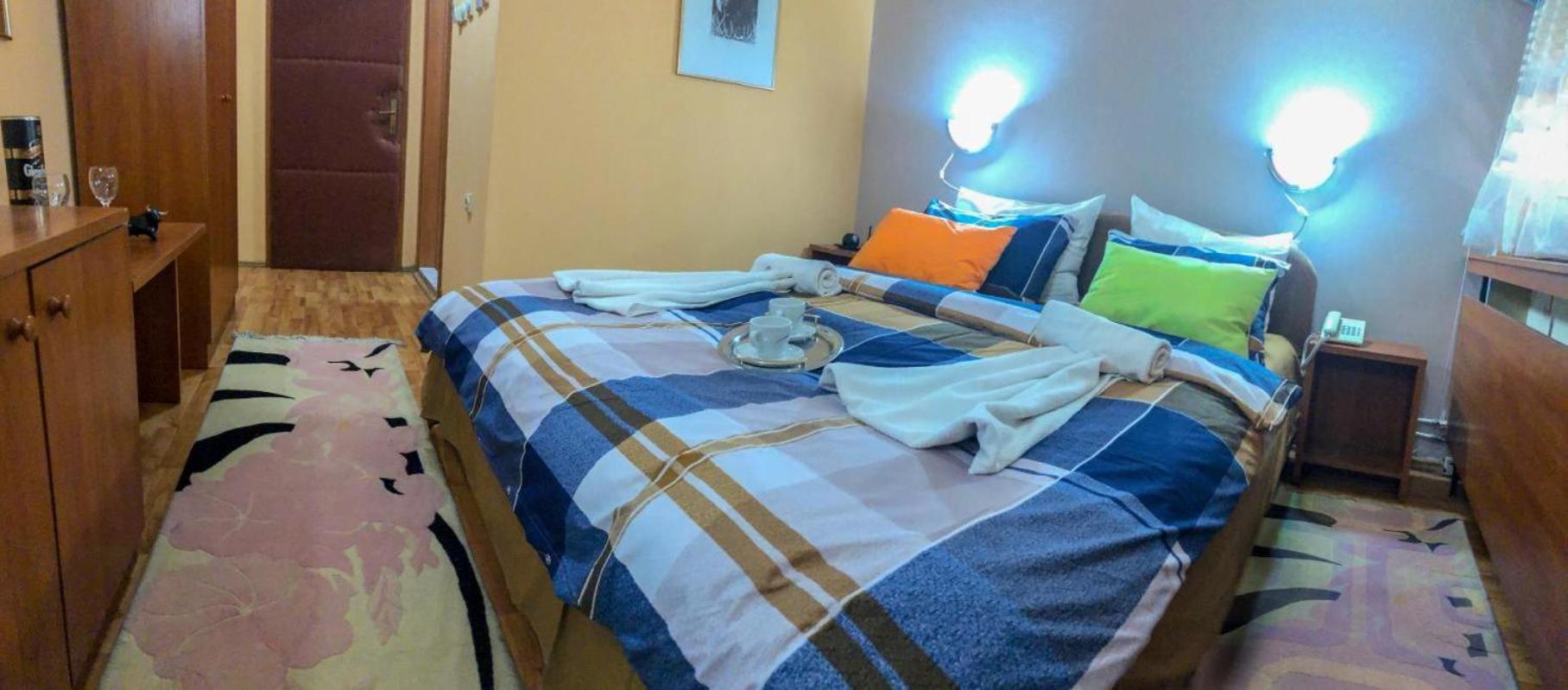 Double or Twin Room - Photo 6