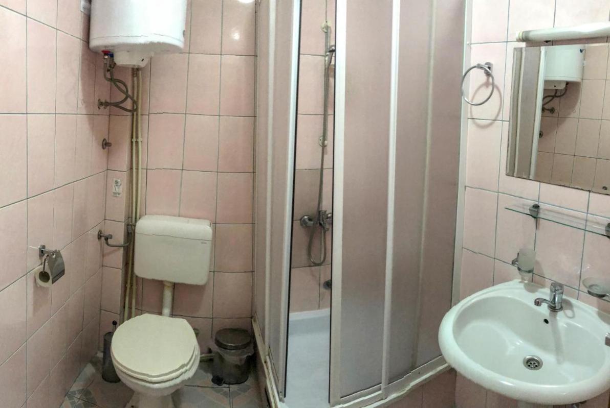 Double or Twin Room - Photo 16