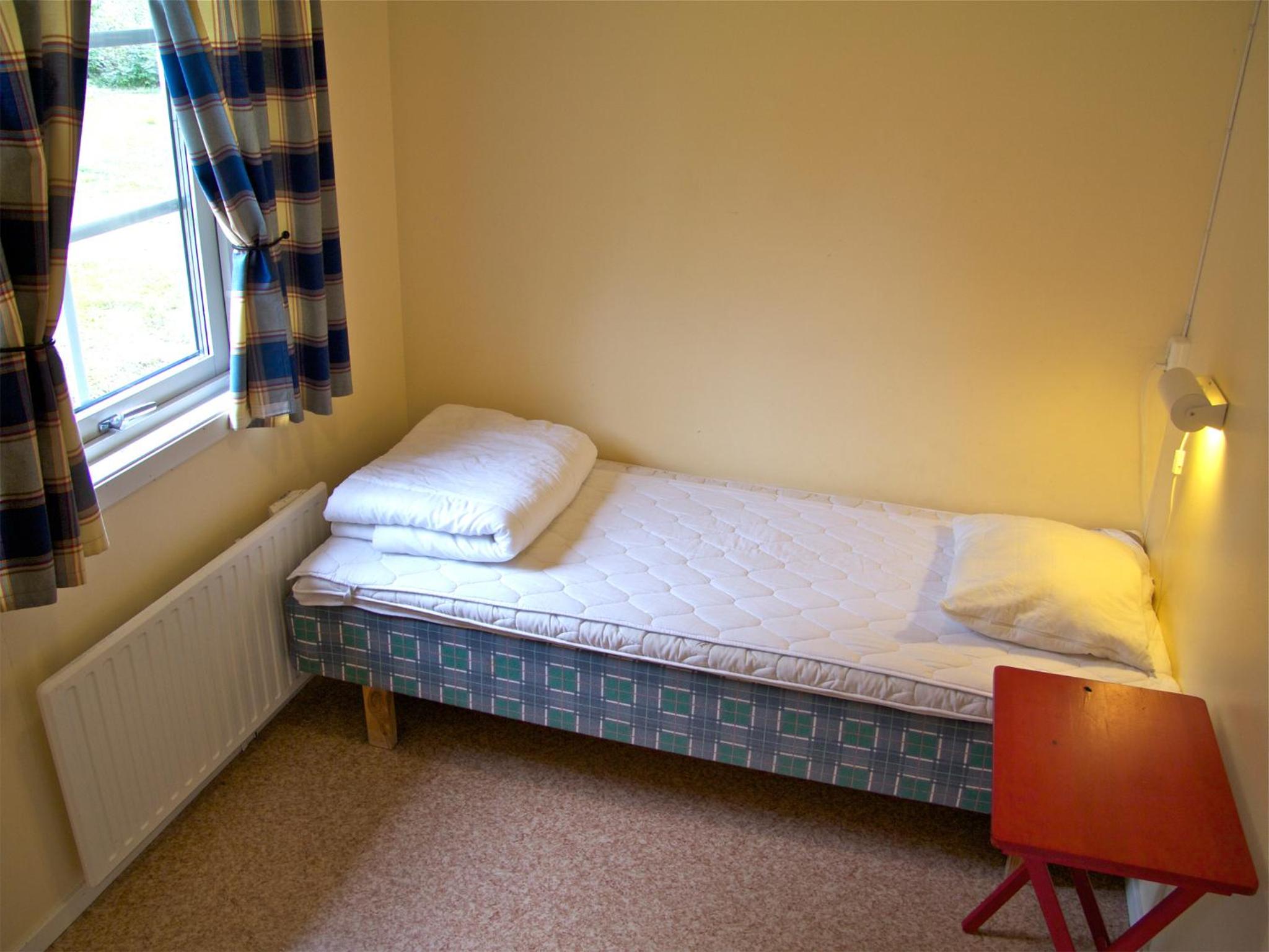 Triple Room with Private Bathroom - No Pets - Photo 2