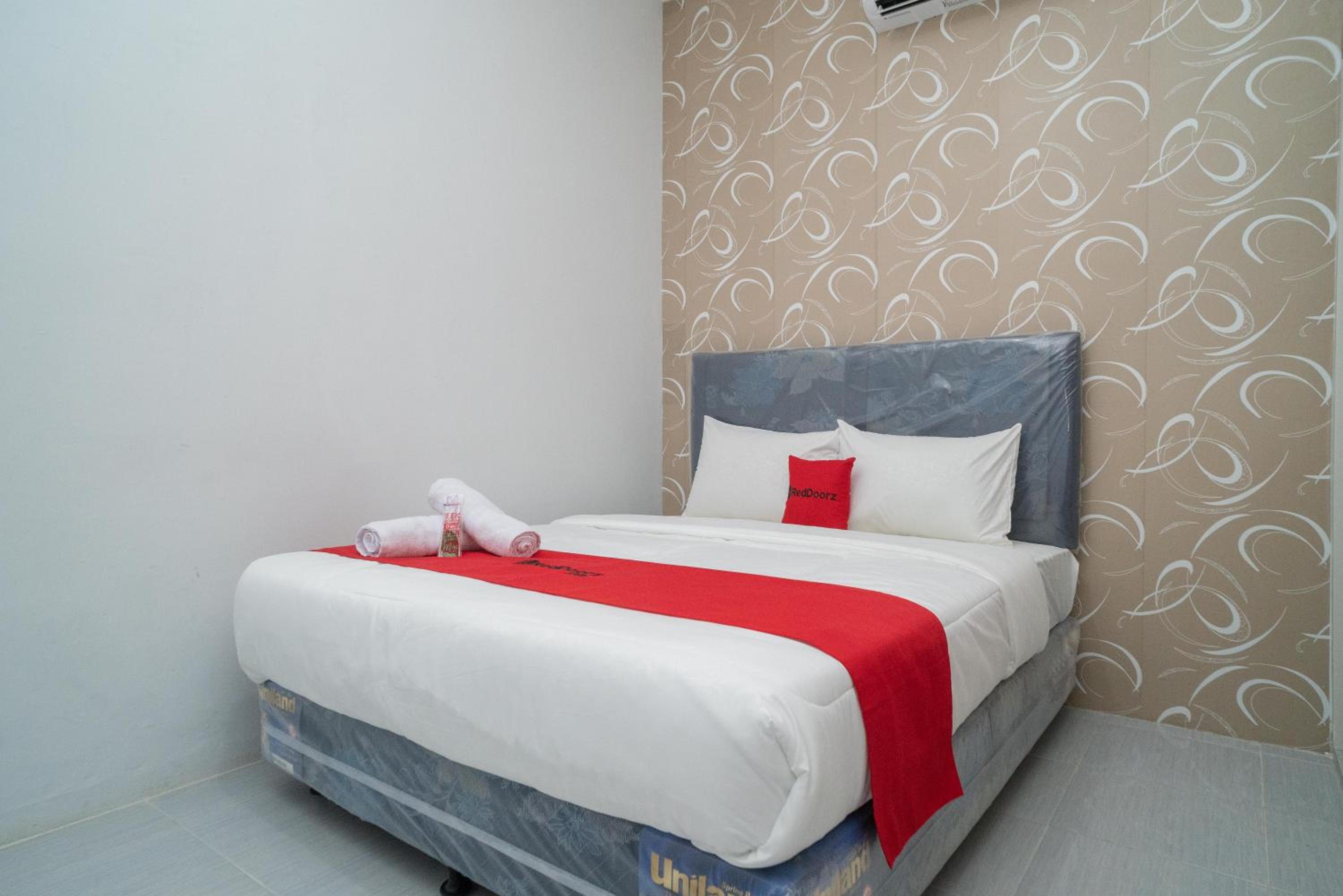 Deluxe Room - Photo 1